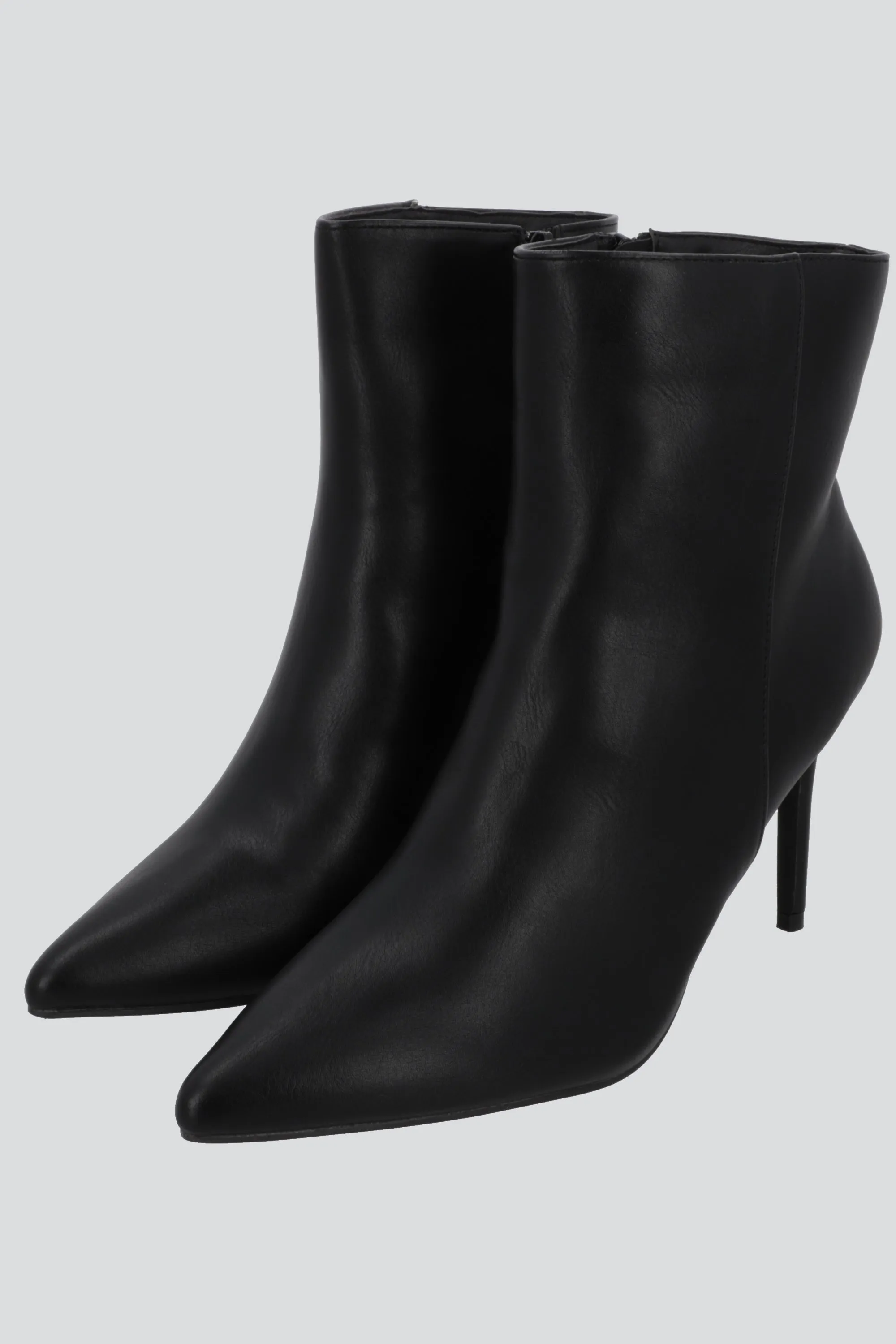 Botin pointy basico sold by Shasa