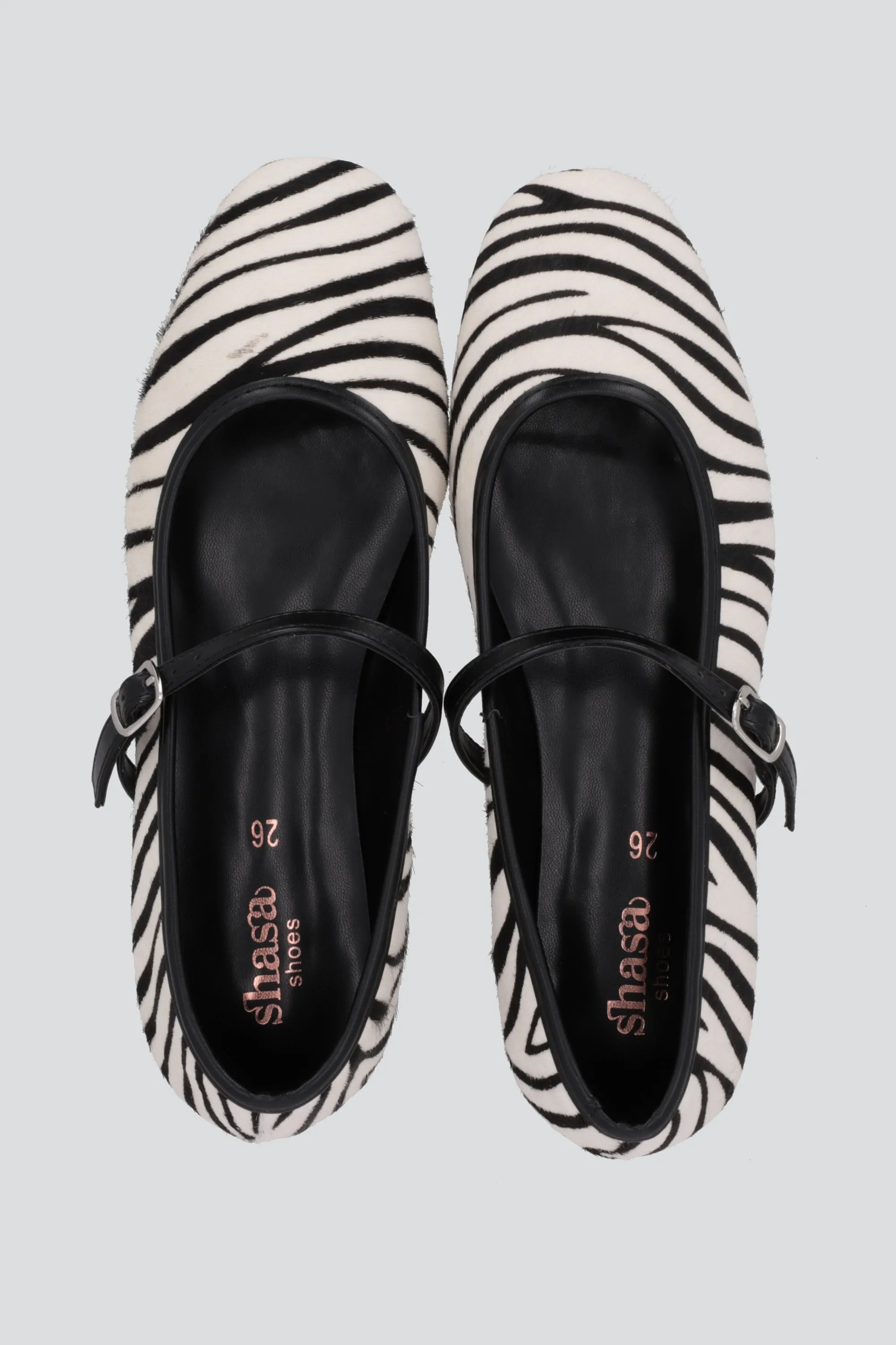 Flat animal print piel sold by Shasa product image thumbnail 2