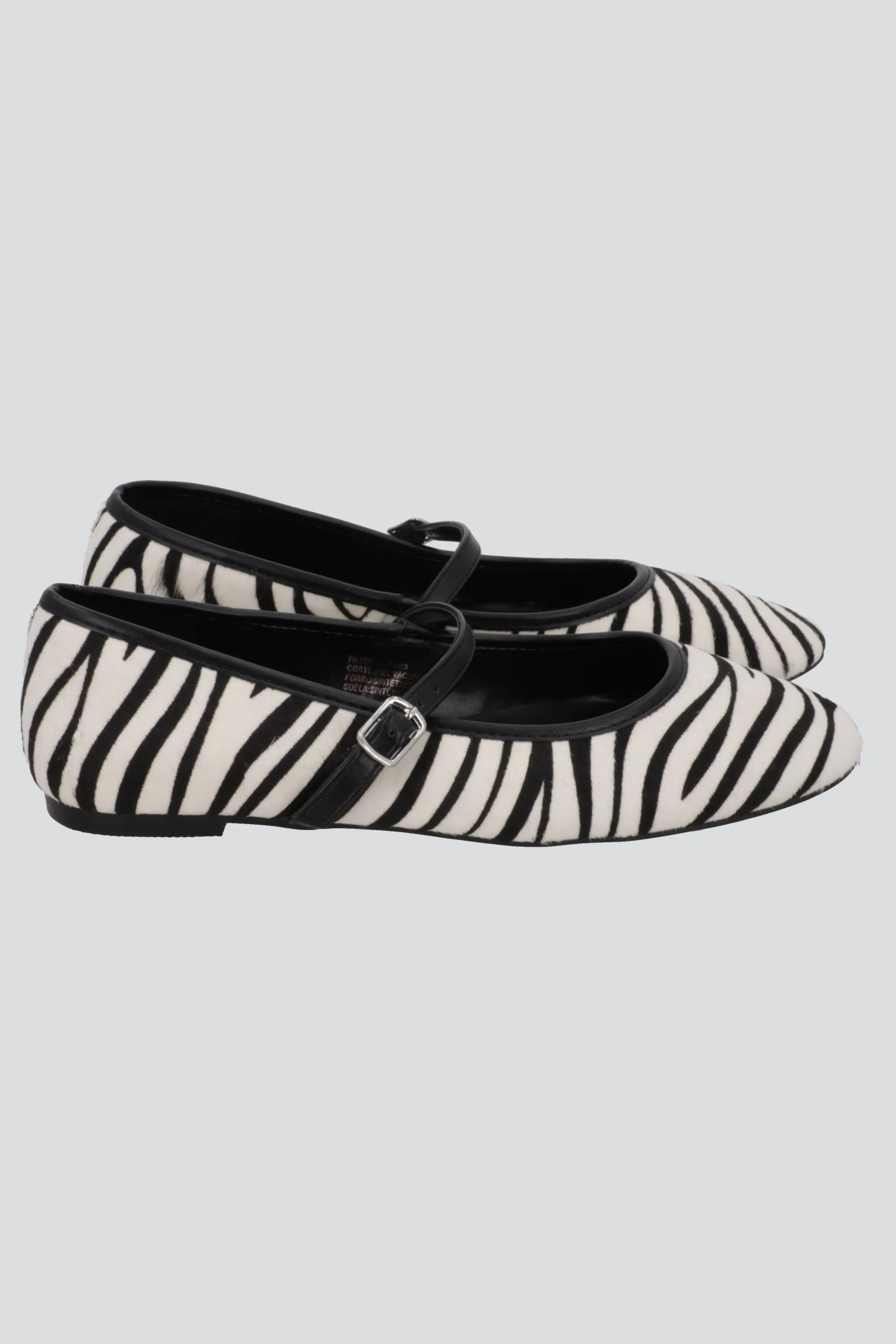 Flat animal print piel sold by Shasa product image thumbnail 3