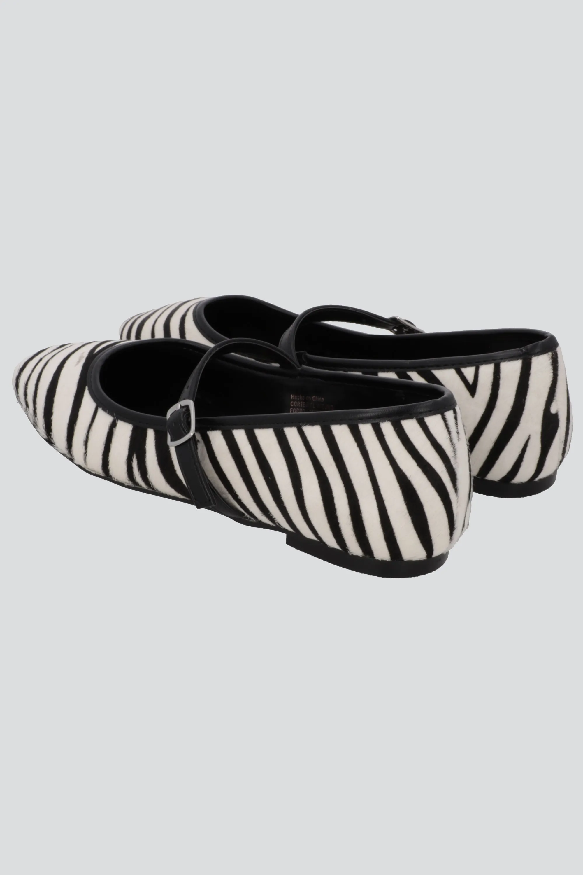 Flat animal print piel sold by Shasa product image thumbnail 5