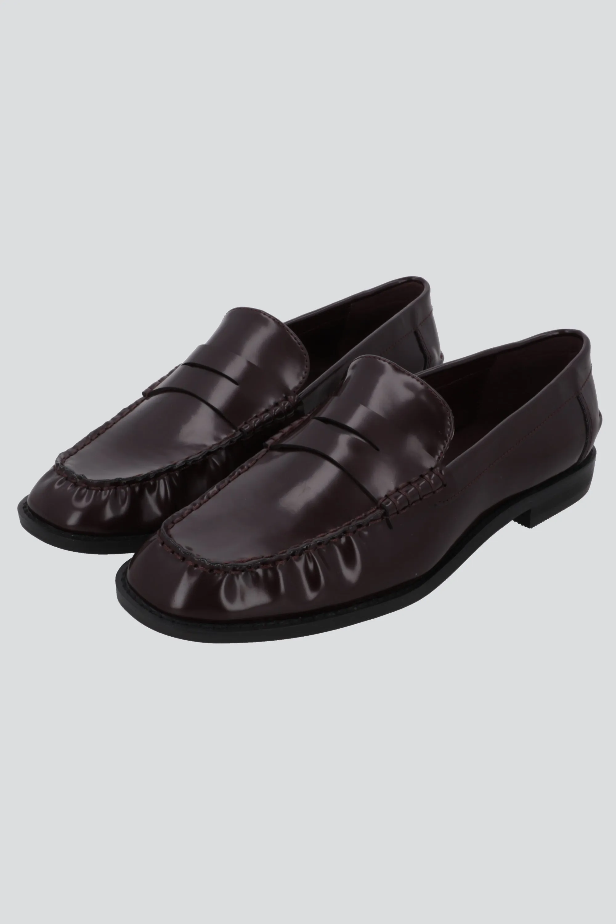 Loafer penny clasico sold by Shasa