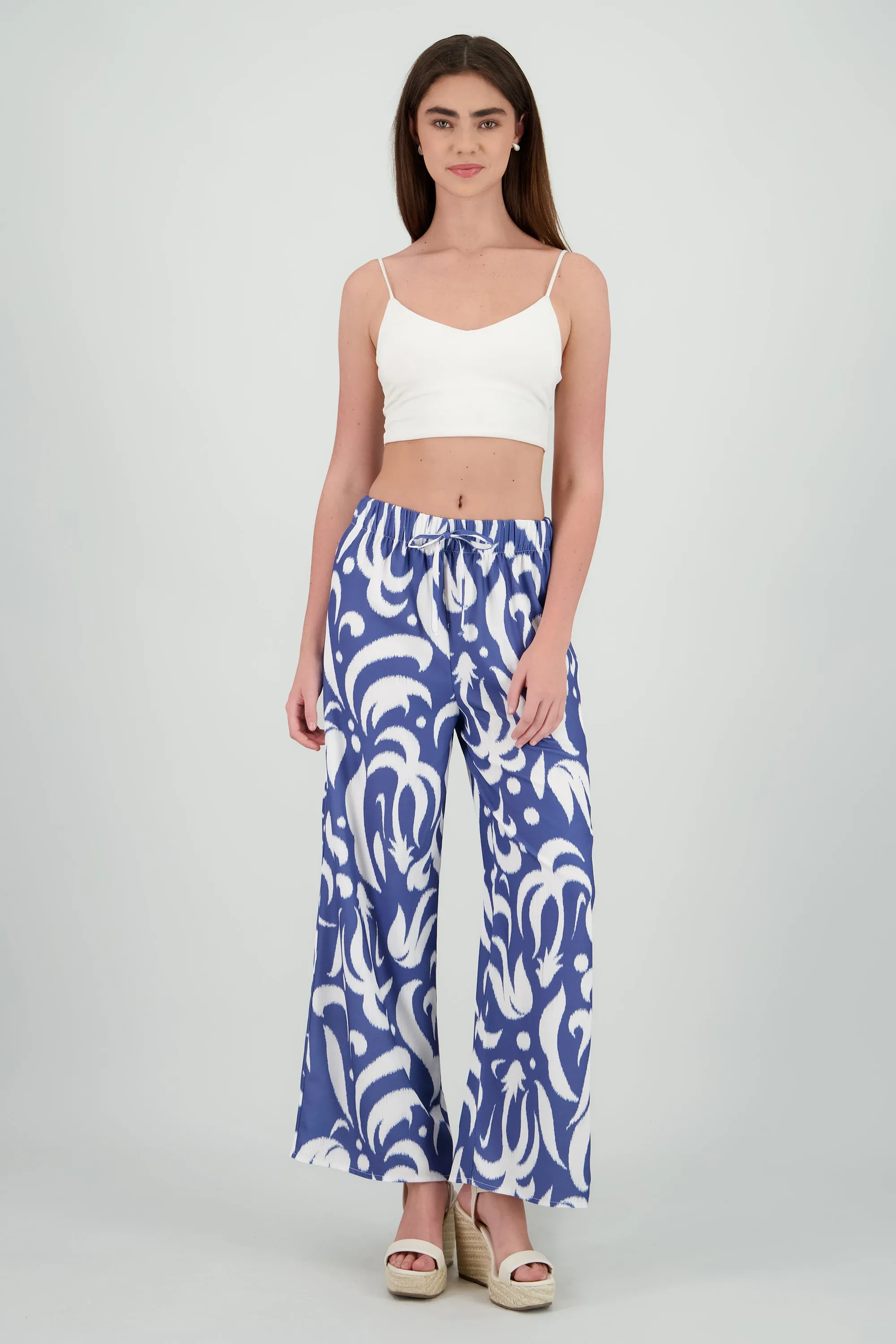 Pantalon amplio estampado tropical sold by Shasa