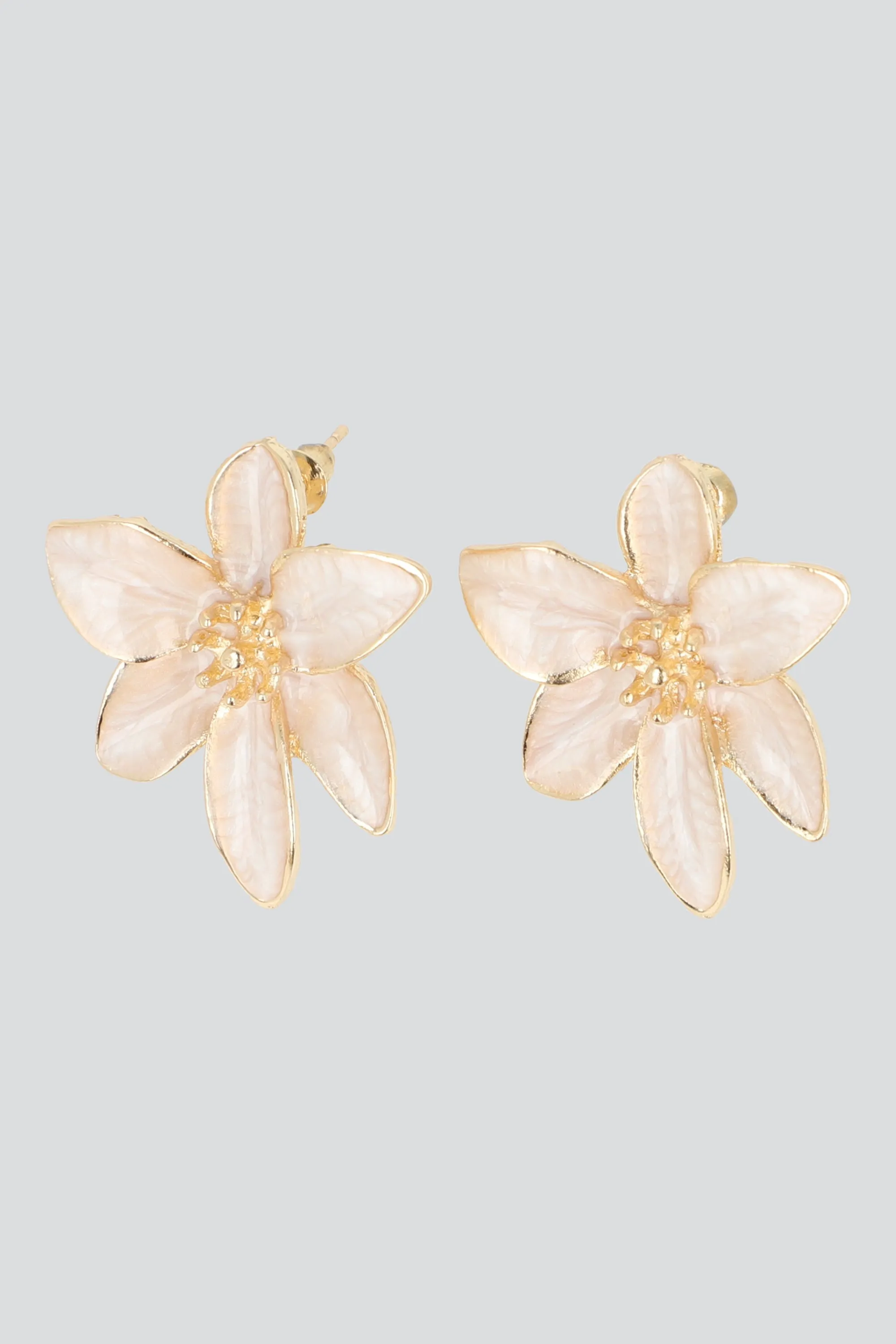 Aretes flor metal sold by Shasa