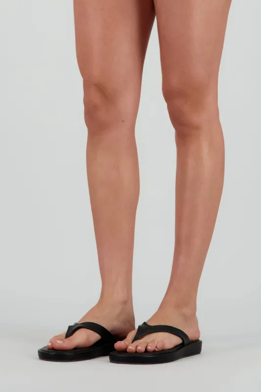 Sandalia pata de gallo clasica sold by Shasa