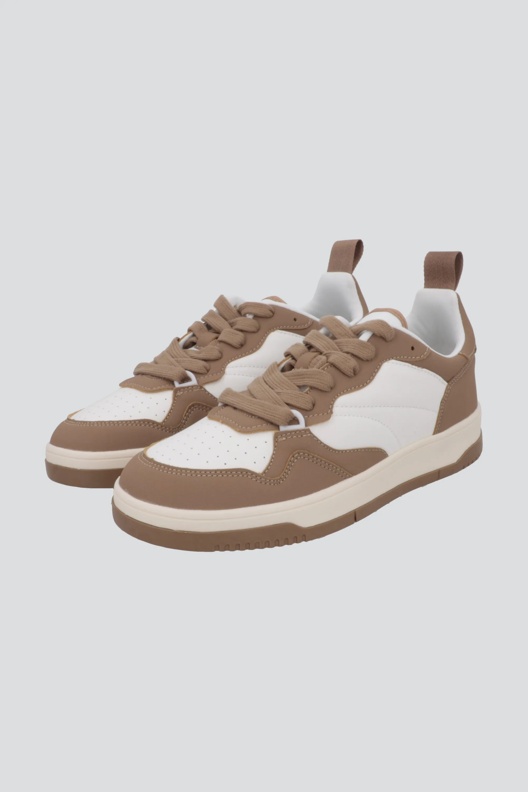 Tenis bicolor skater retro sold by Shasa