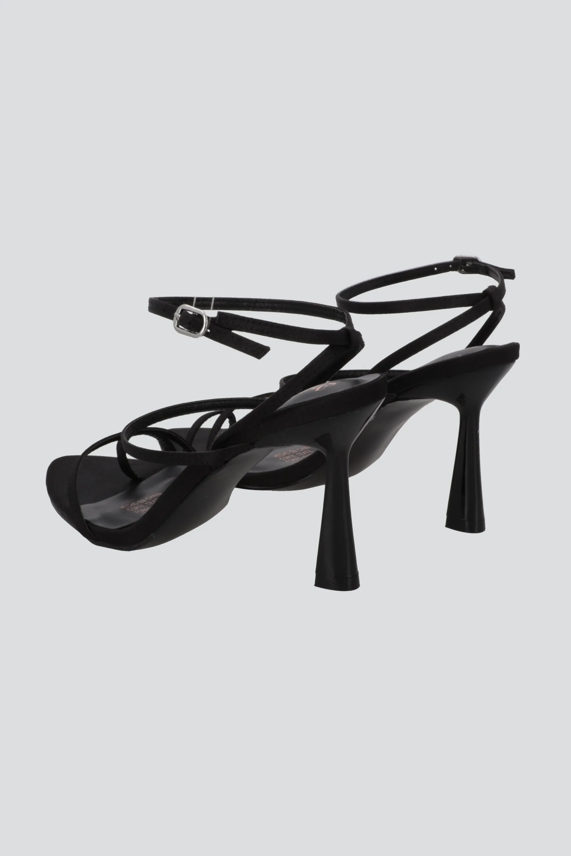 Tacon triple tira pulsera sold by Shasa product image thumbnail 4