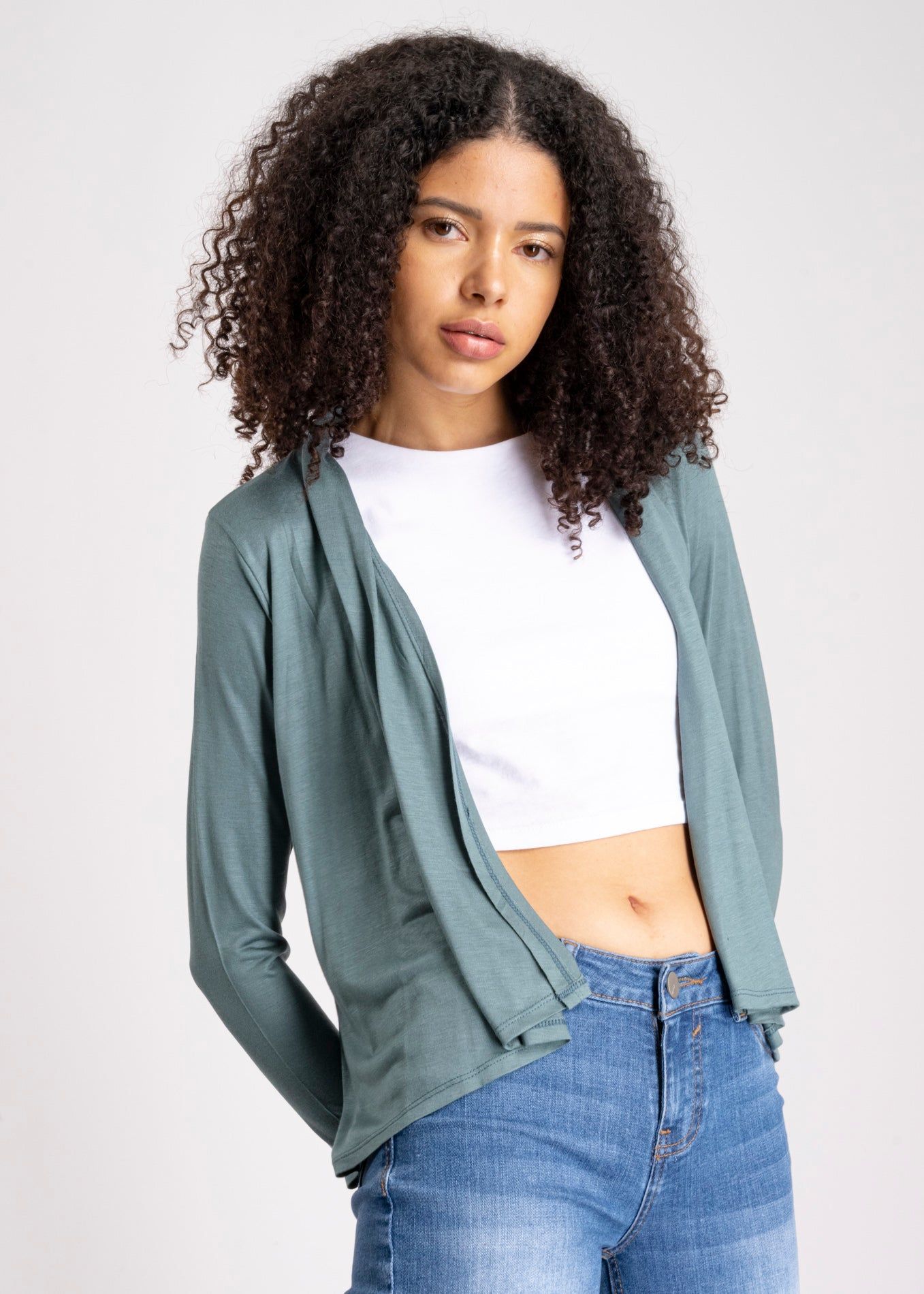 Cárdigan liso cascada frontal sold by Shasa