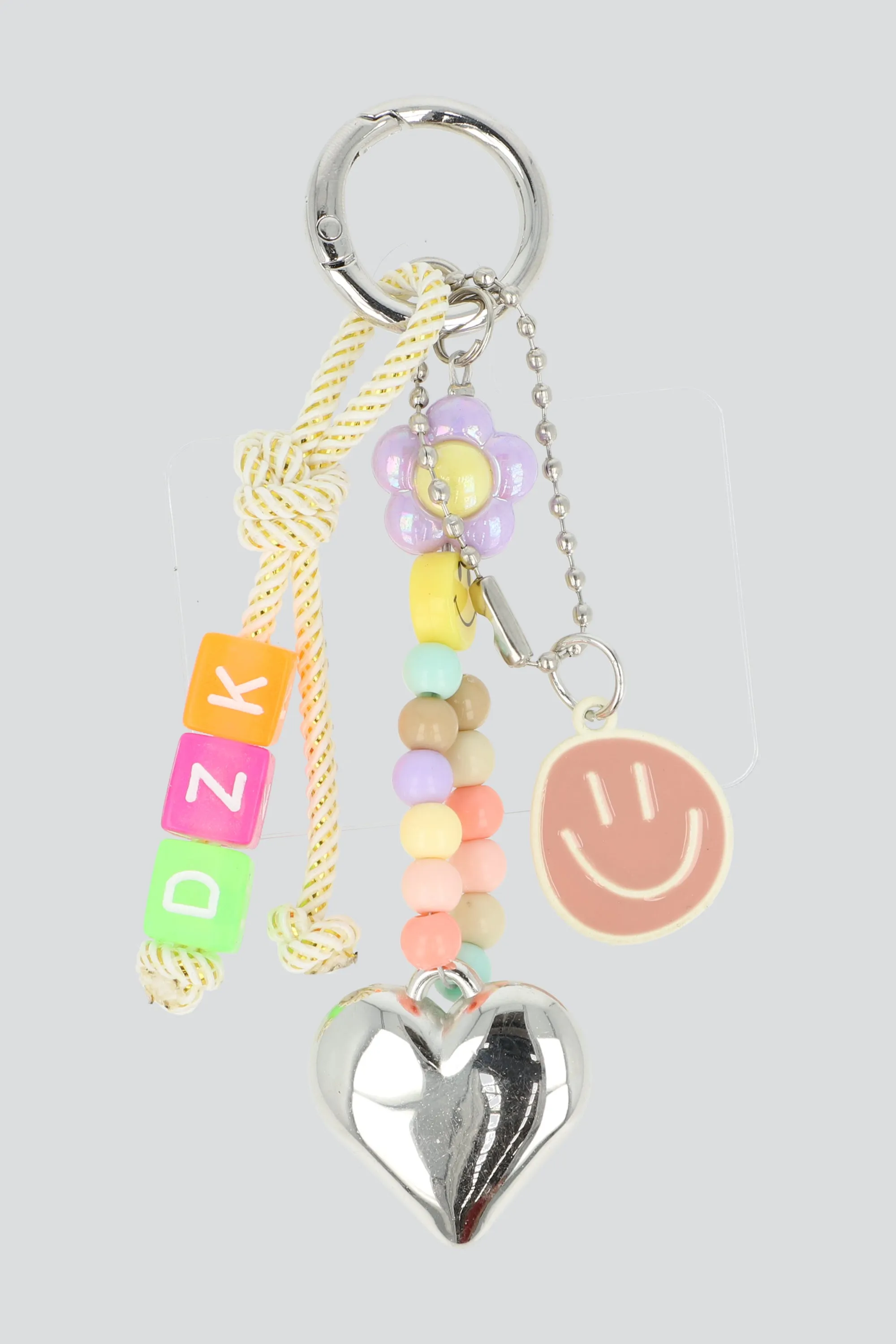 Charm para cel tiras corazon sold by Shasa