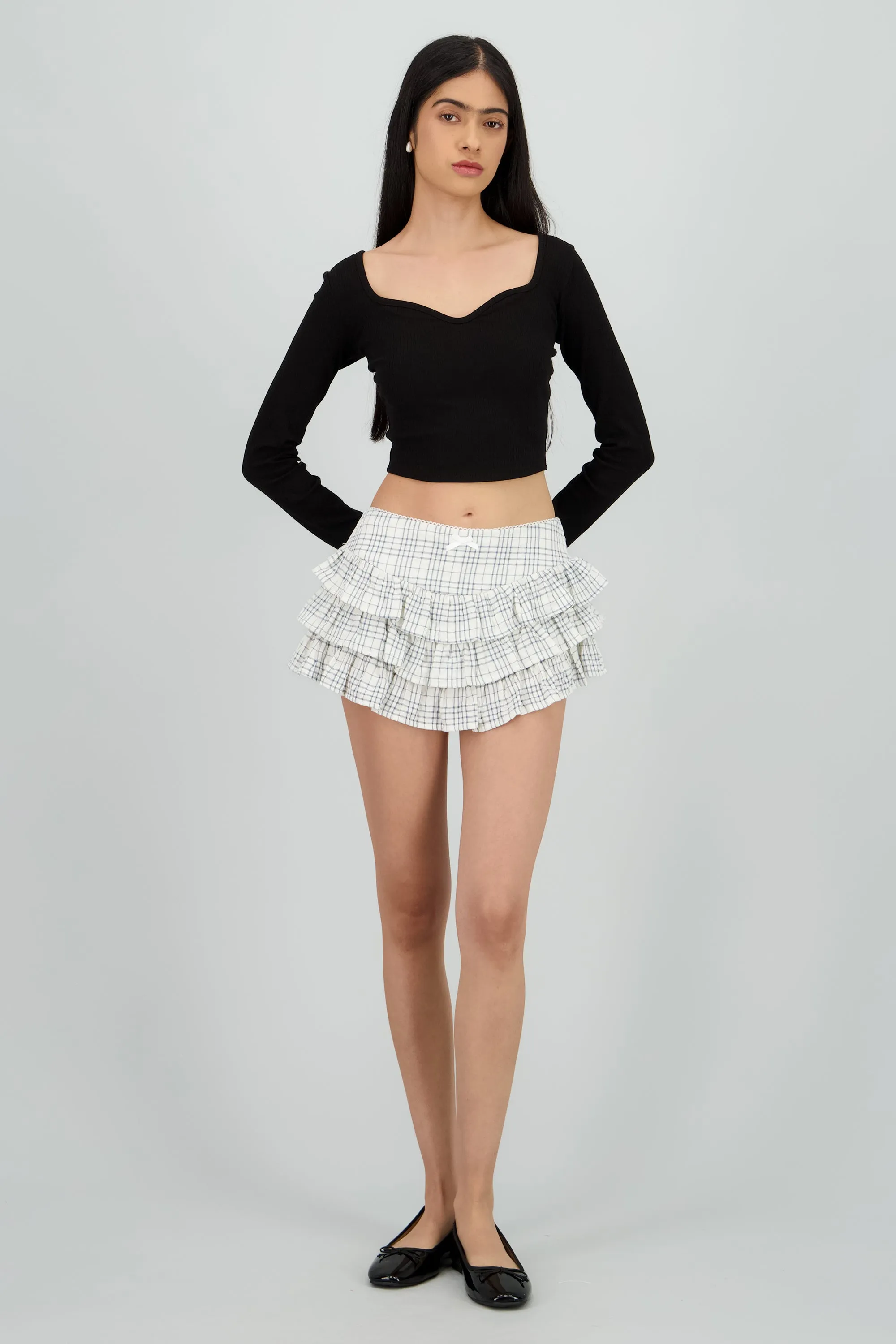 Falda short olanes detalle moño sold by Shasa