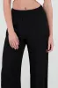 Pantalon amplio textura sold by Shasa