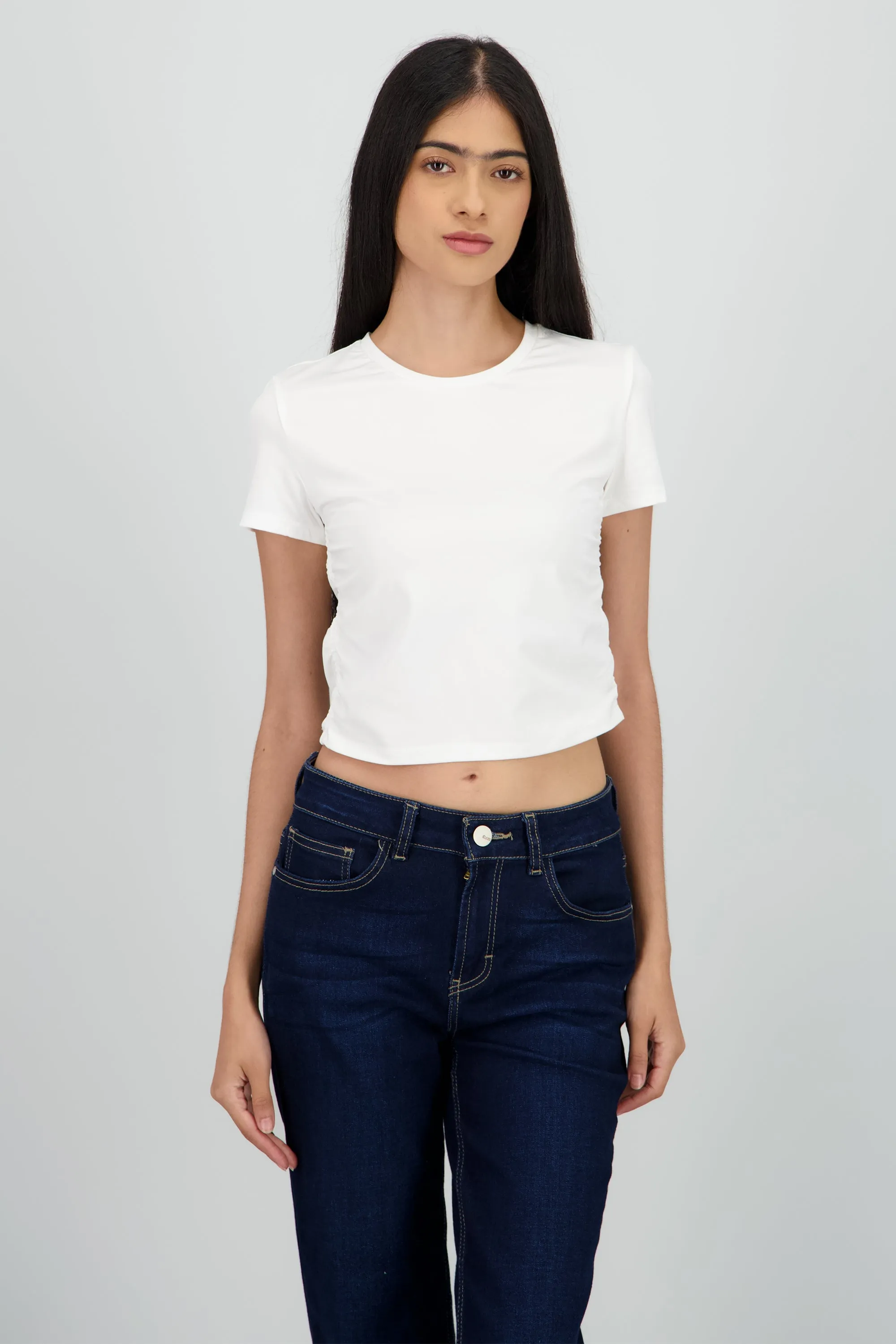 Top detalle frunce laterales sold by Shasa