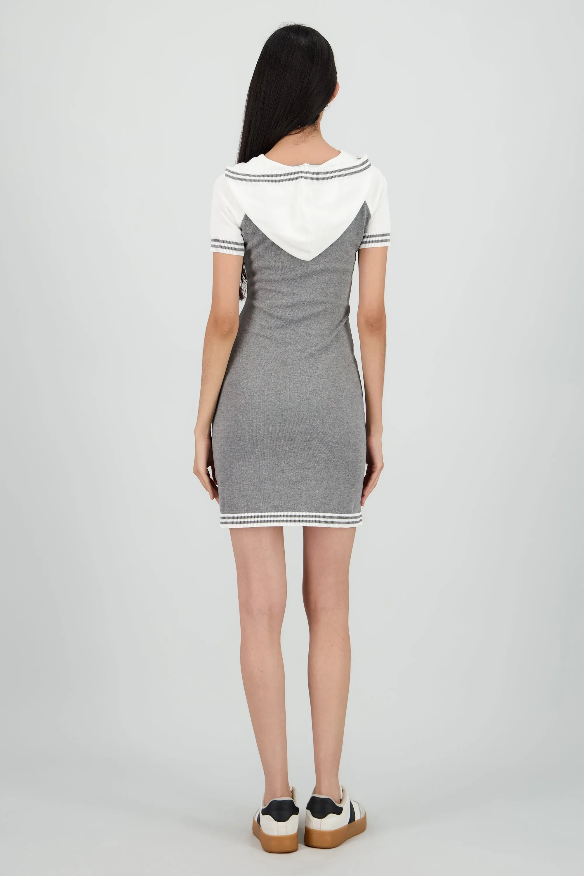 Vestido tejido contraste con gorro sold by Shasa product image thumbnail 4