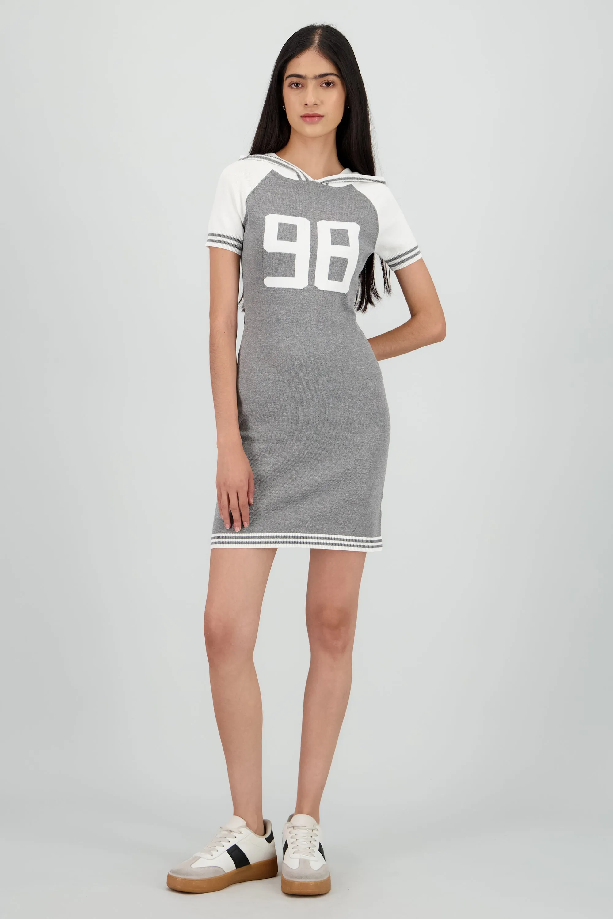 Vestido tejido contraste con gorro sold by Shasa product image thumbnail 2