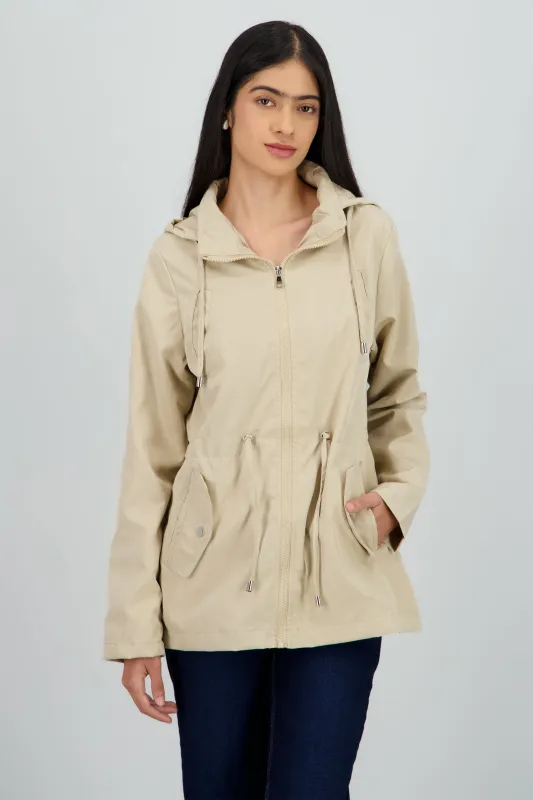 Gabardina tipo impermeable con bolsas sold by Shasa