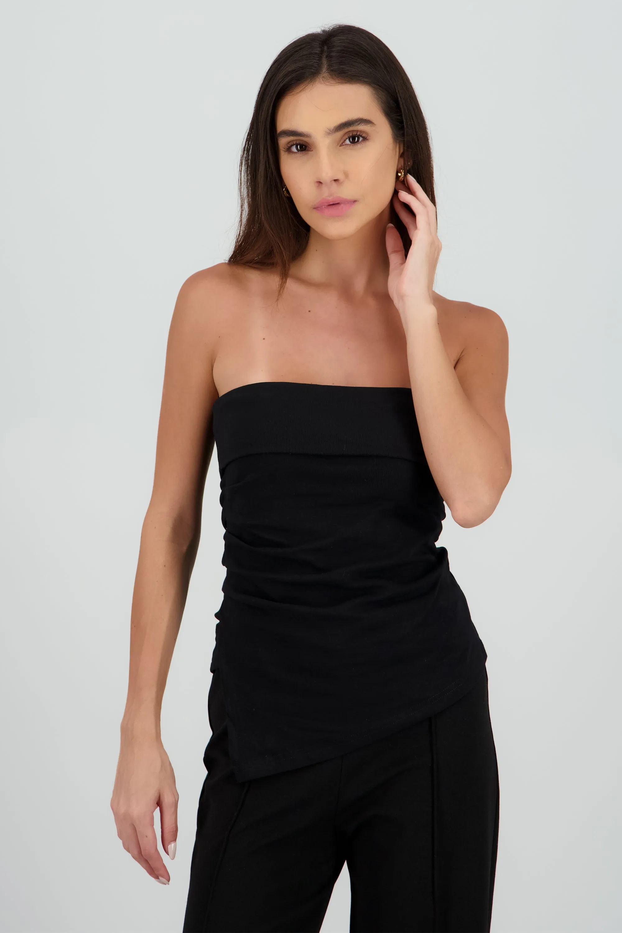 Top bandeau dobladillo detalle asimetrico sold by Shasa product image thumbnail 2