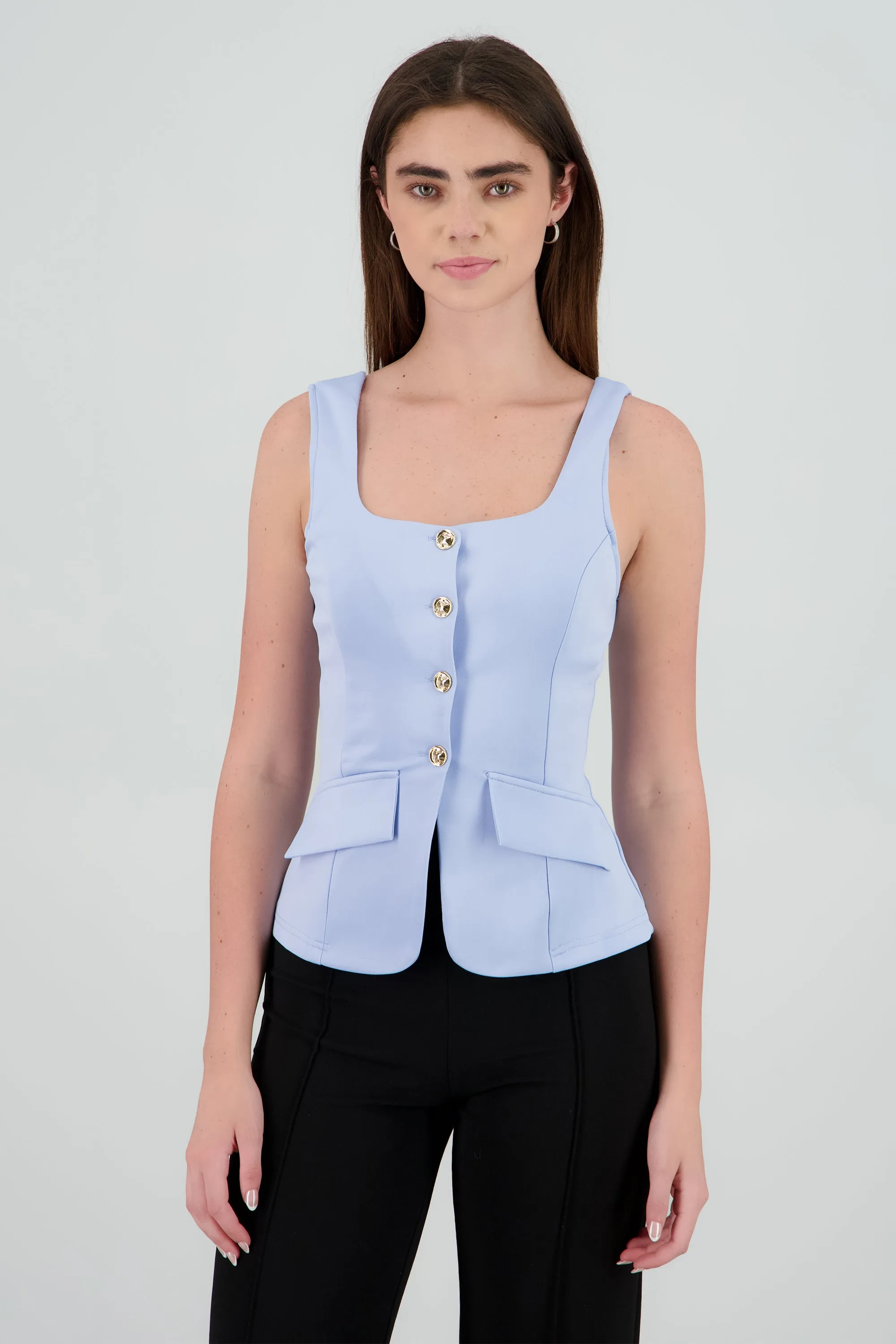 CHALECO LARGO CON BOTONES sold by Shasa