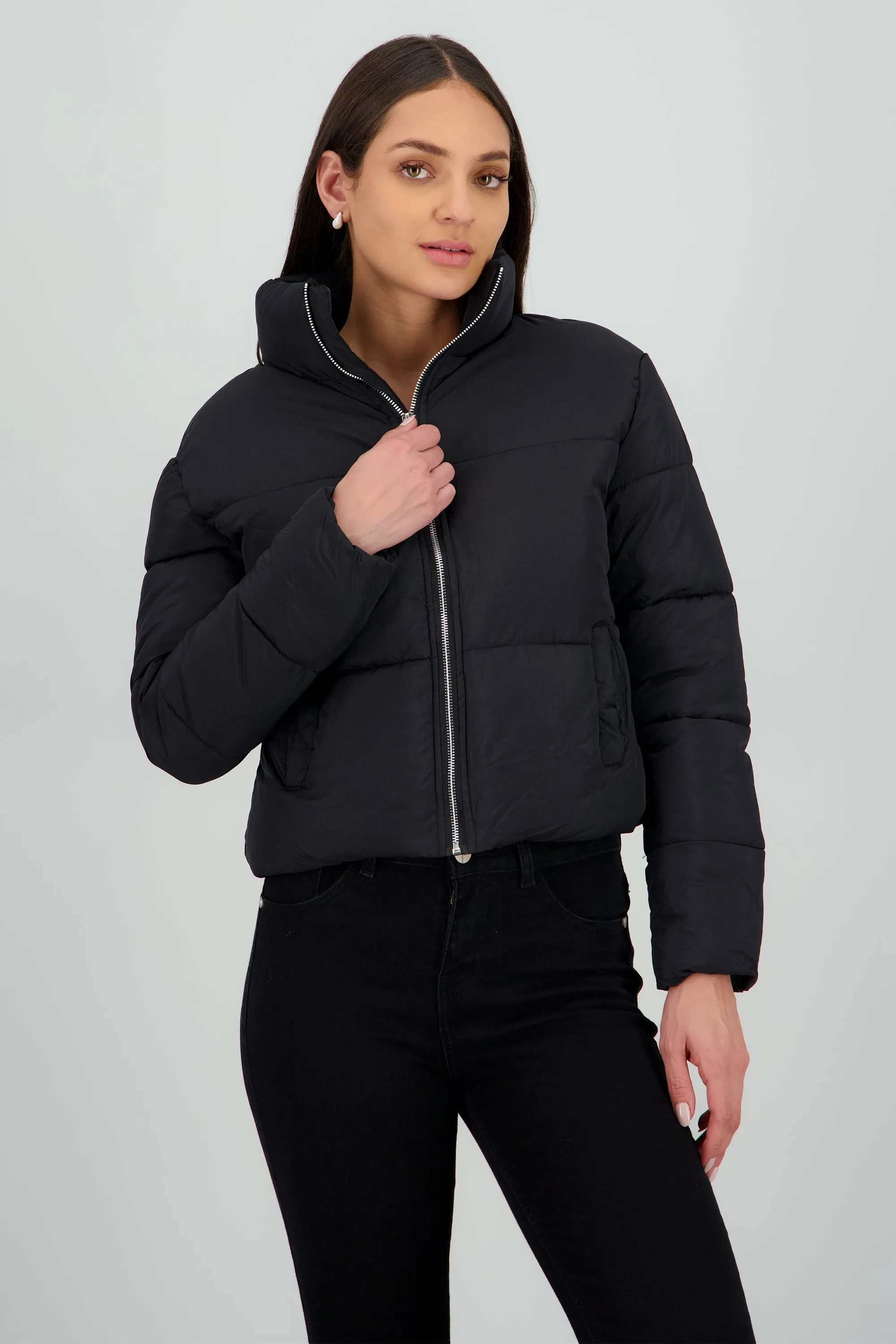 Chamarra capitonada detalle cuello sold by Shasa