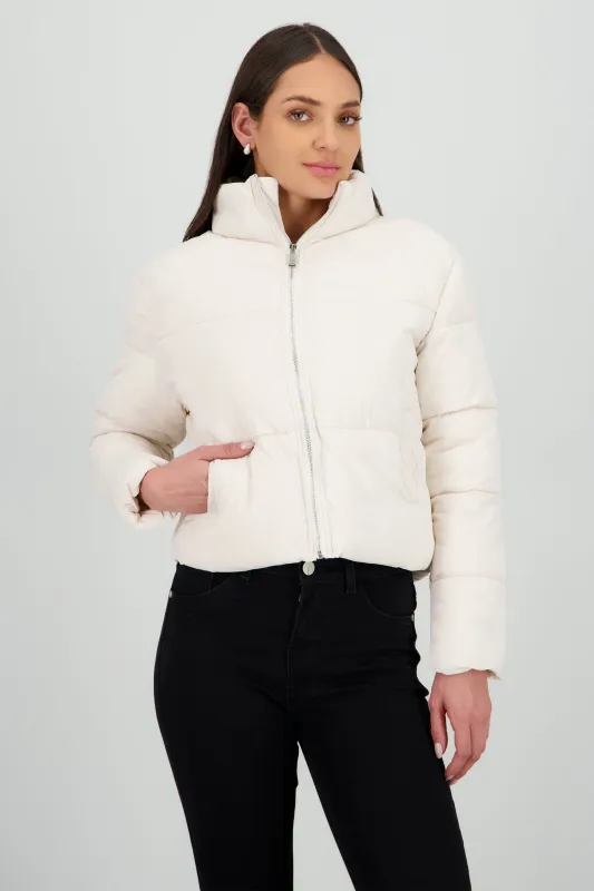 Chamarra capitonada detalle cuello sold by Shasa