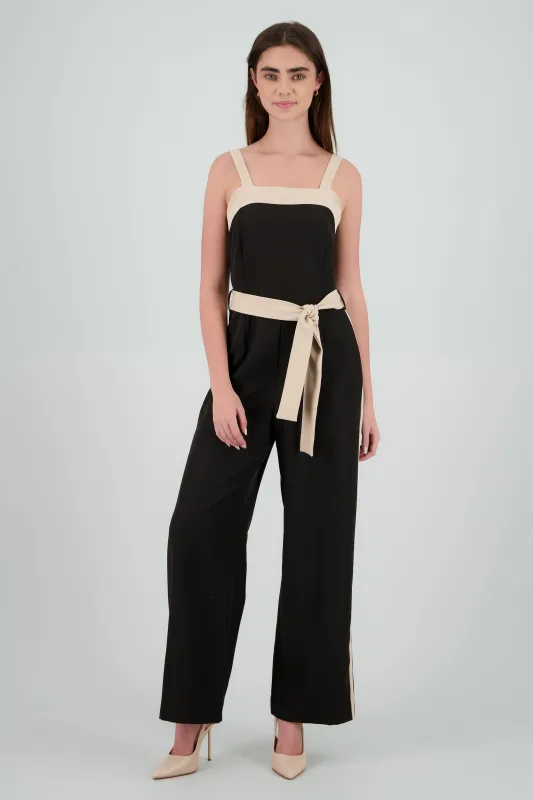 Jumpsuit escote cuadrado contraste sold by Shasa