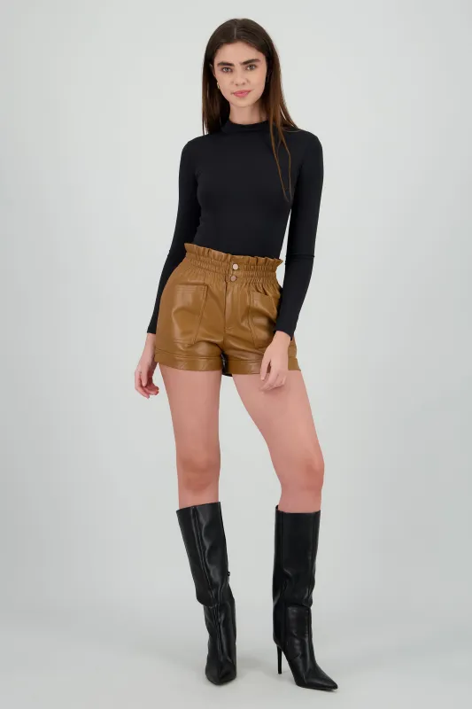 Short corto pu sold by Shasa