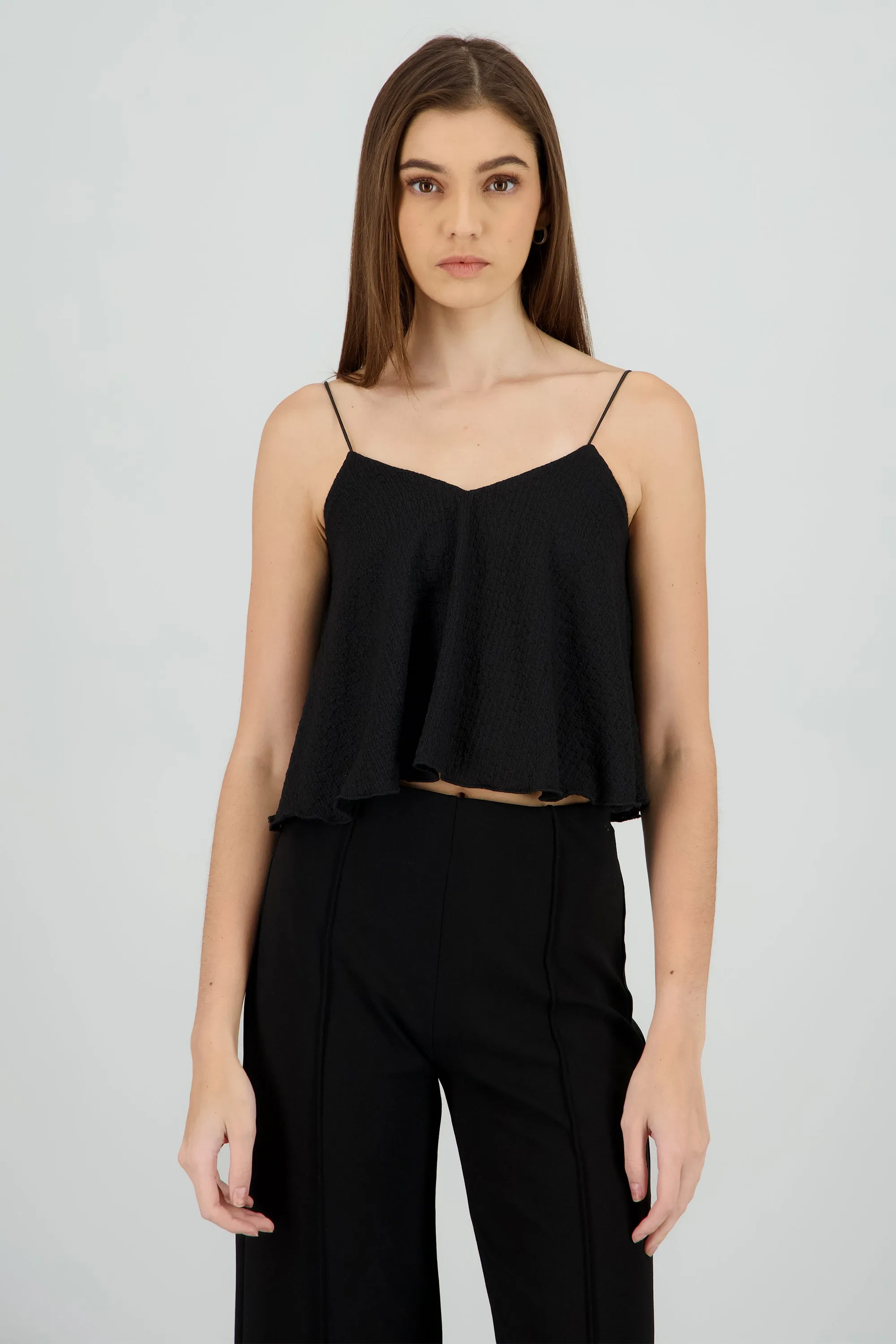 Top crop tirantes detalle textura sold by Shasa