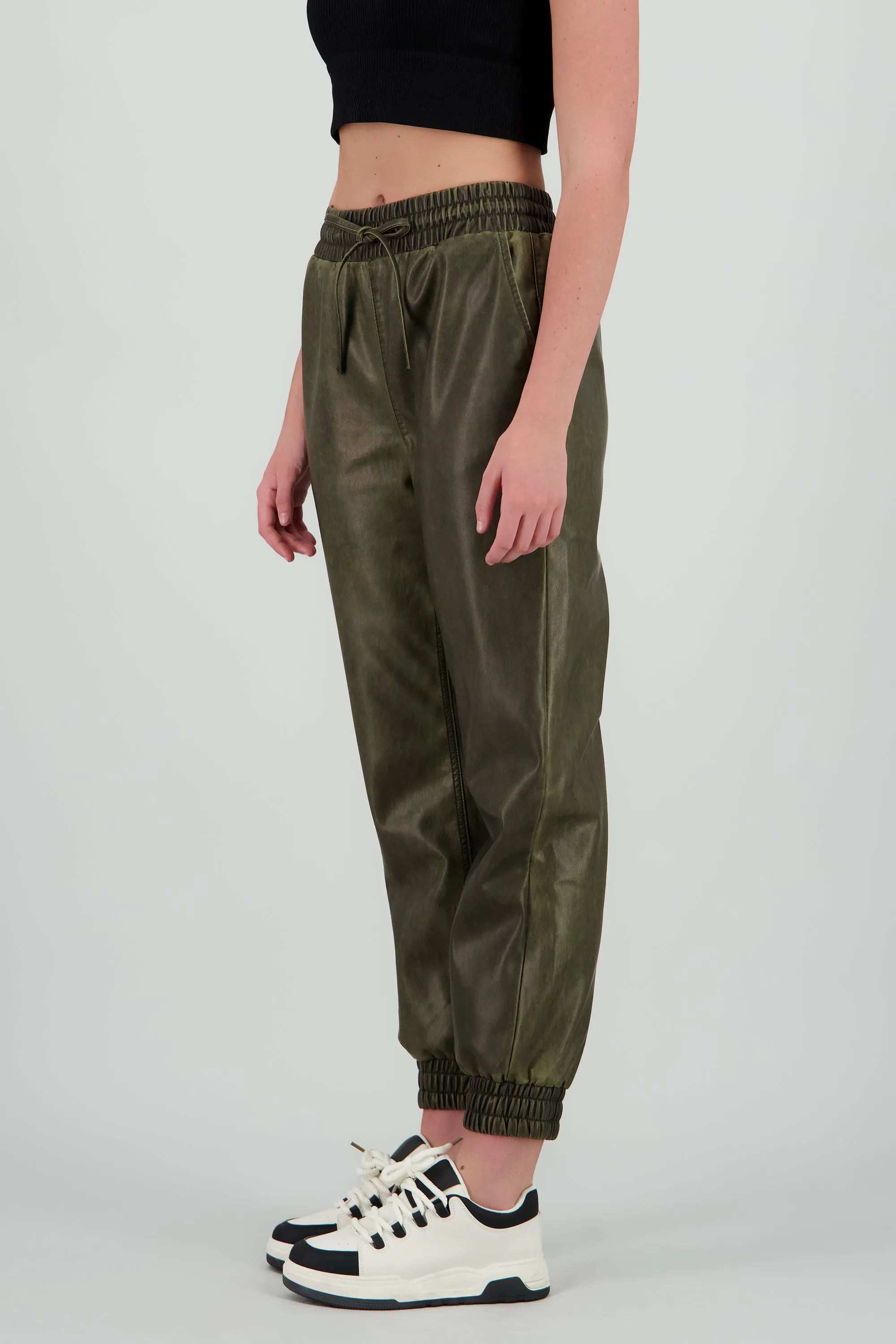 Jogger pu detalle deslavado sold by Shasa product image thumbnail 3