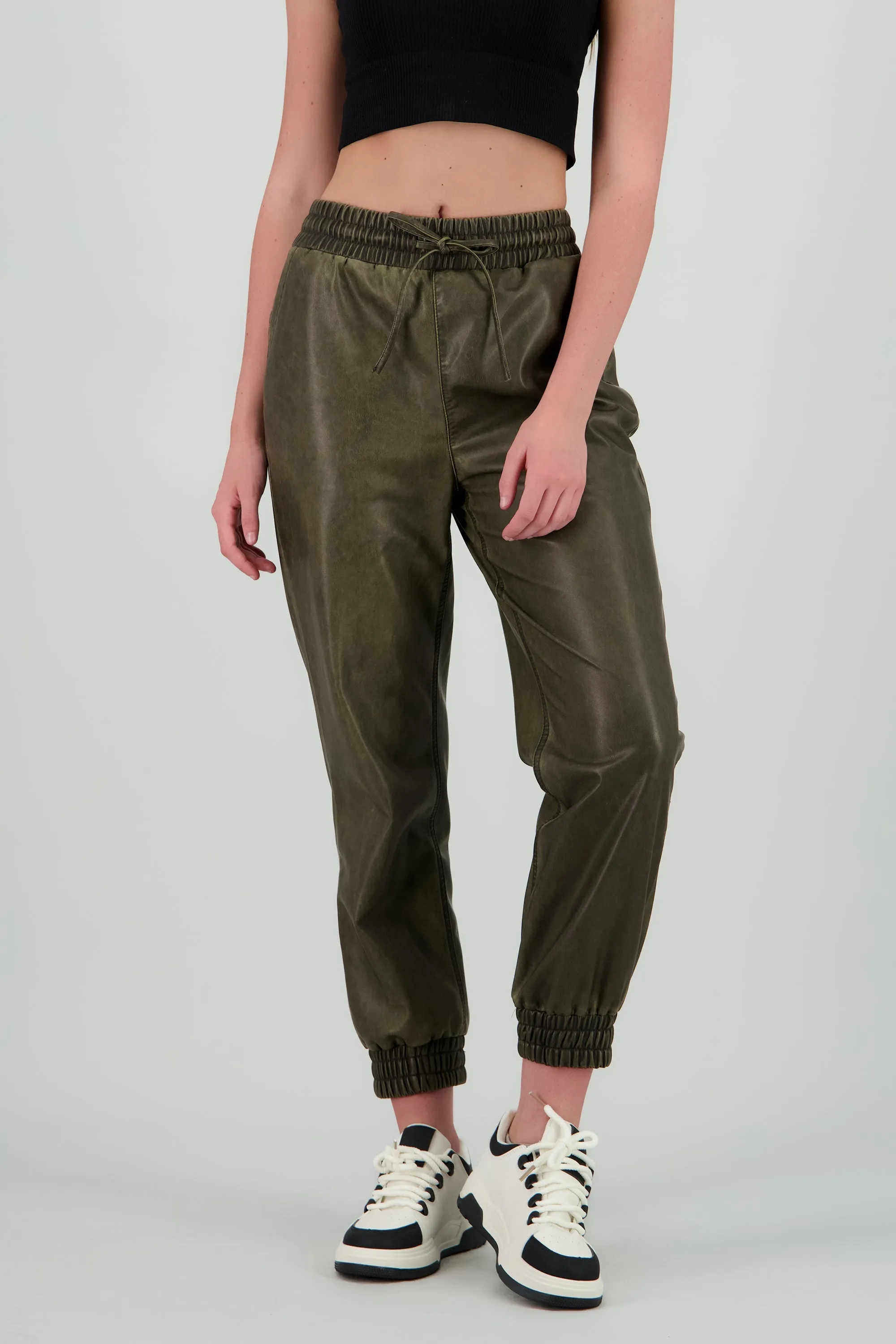 Jogger pu detalle deslavado sold by Shasa product image thumbnail 2