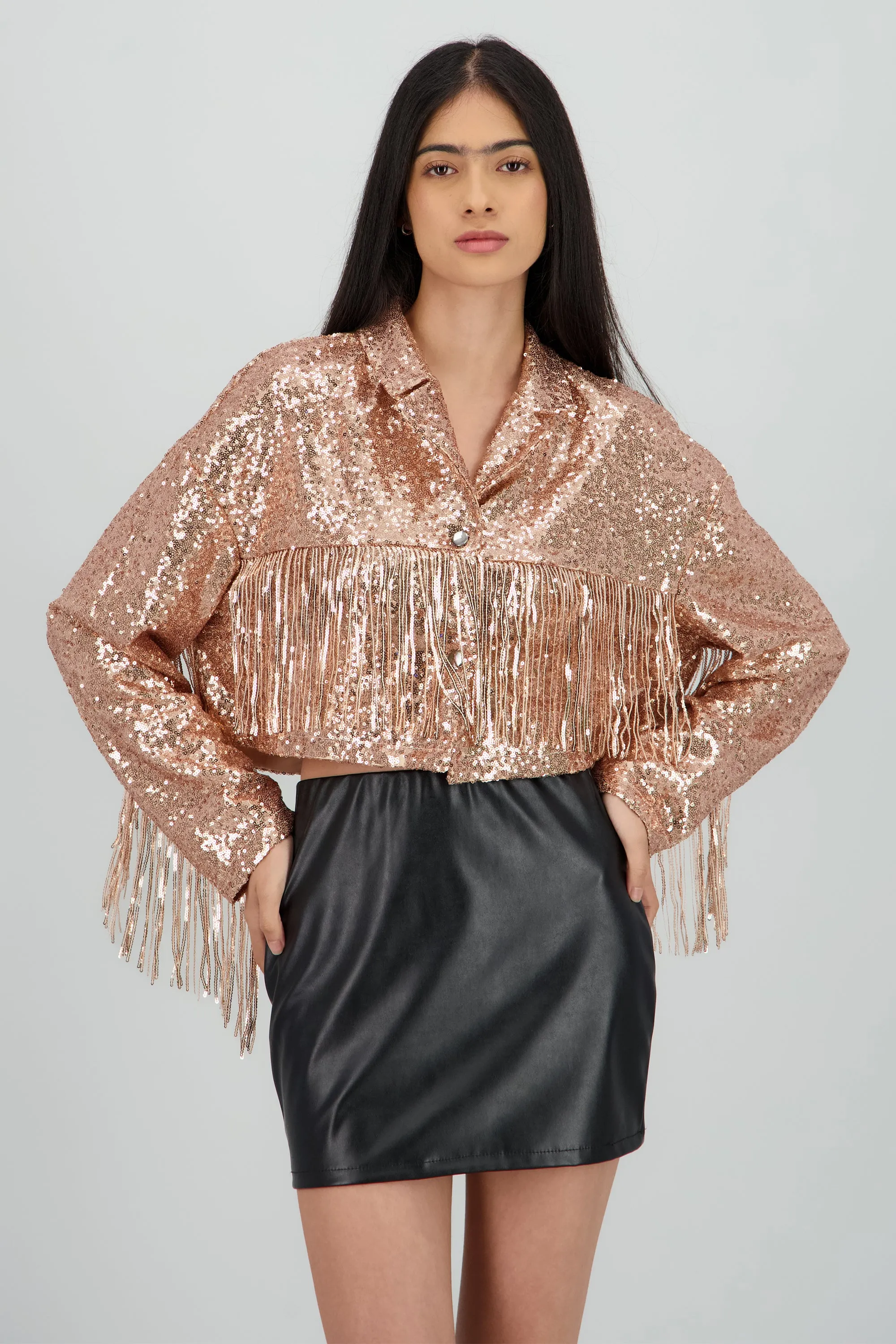 Chamarra crop fringe con brillos sold by Shasa