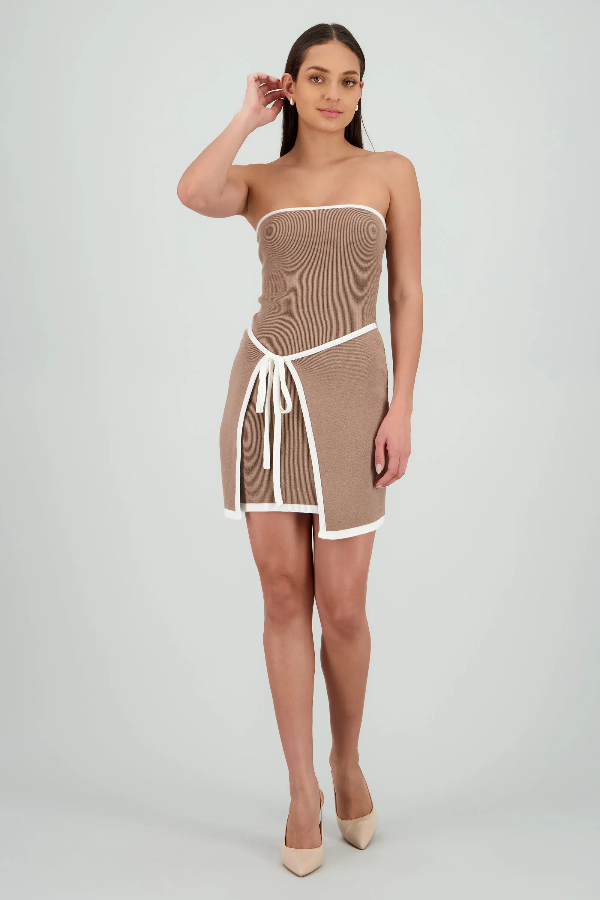 Vestido strapless detalle contraste lazo sold by Shasa