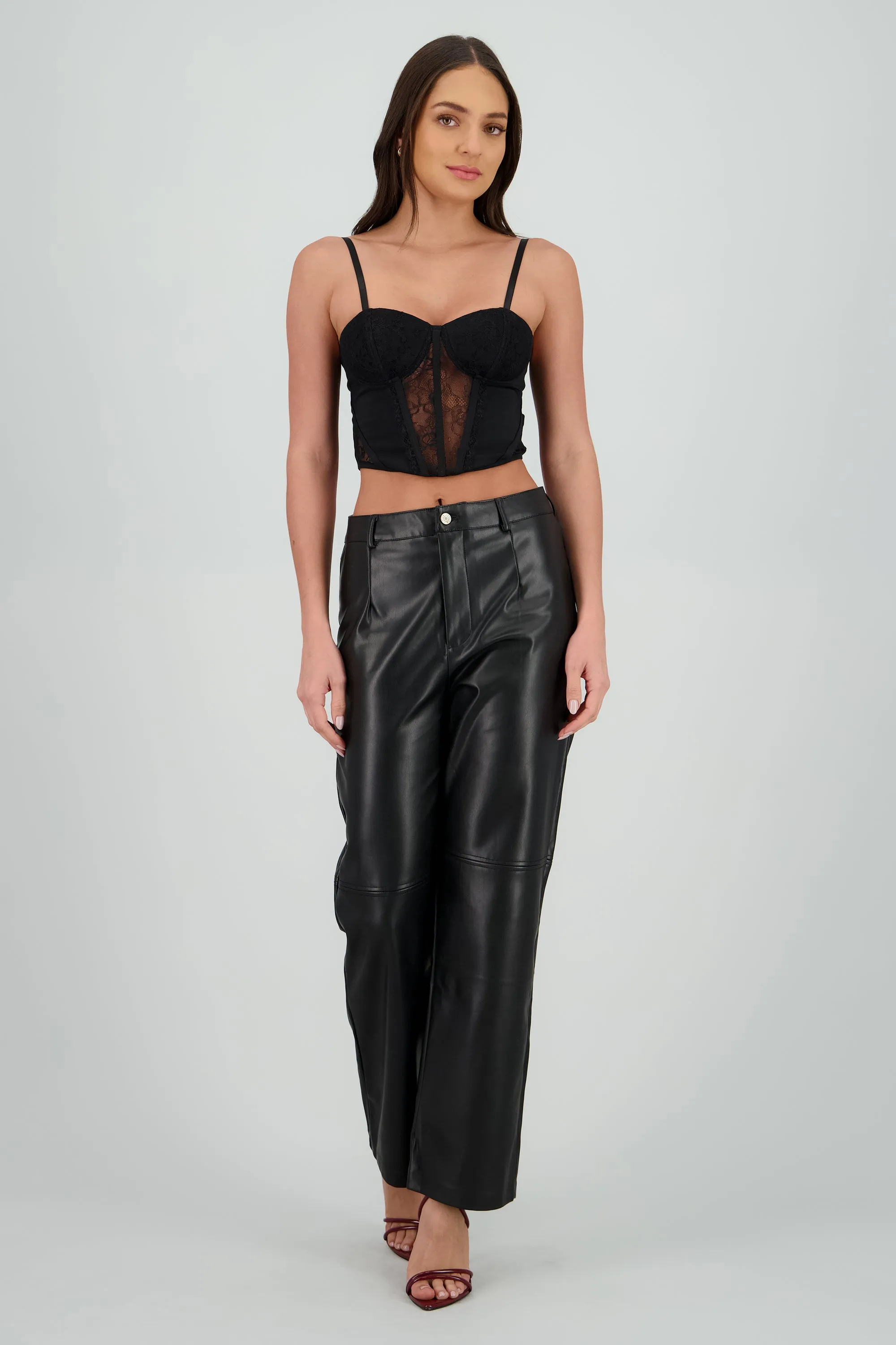 Pantalon pu liso sold by Shasa