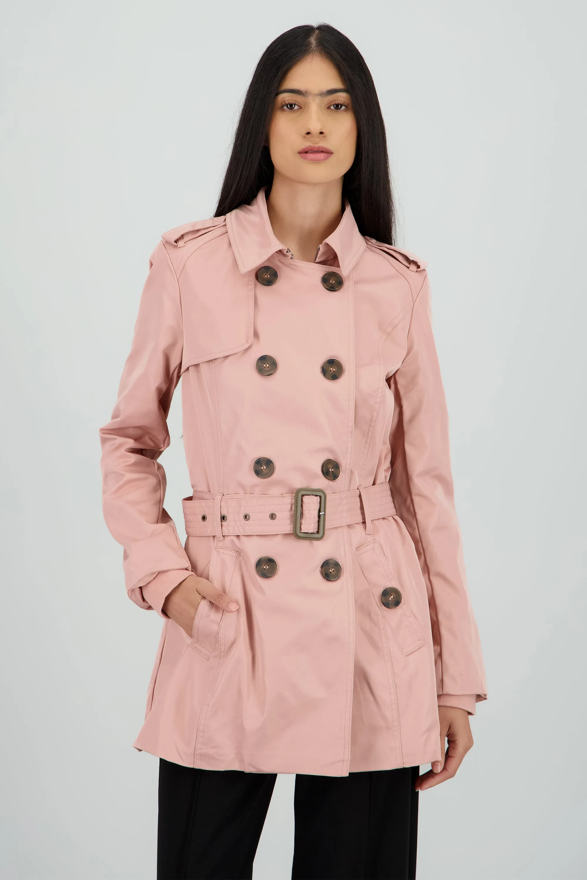 Gabardina lisa detalle cinturon sold by Shasa