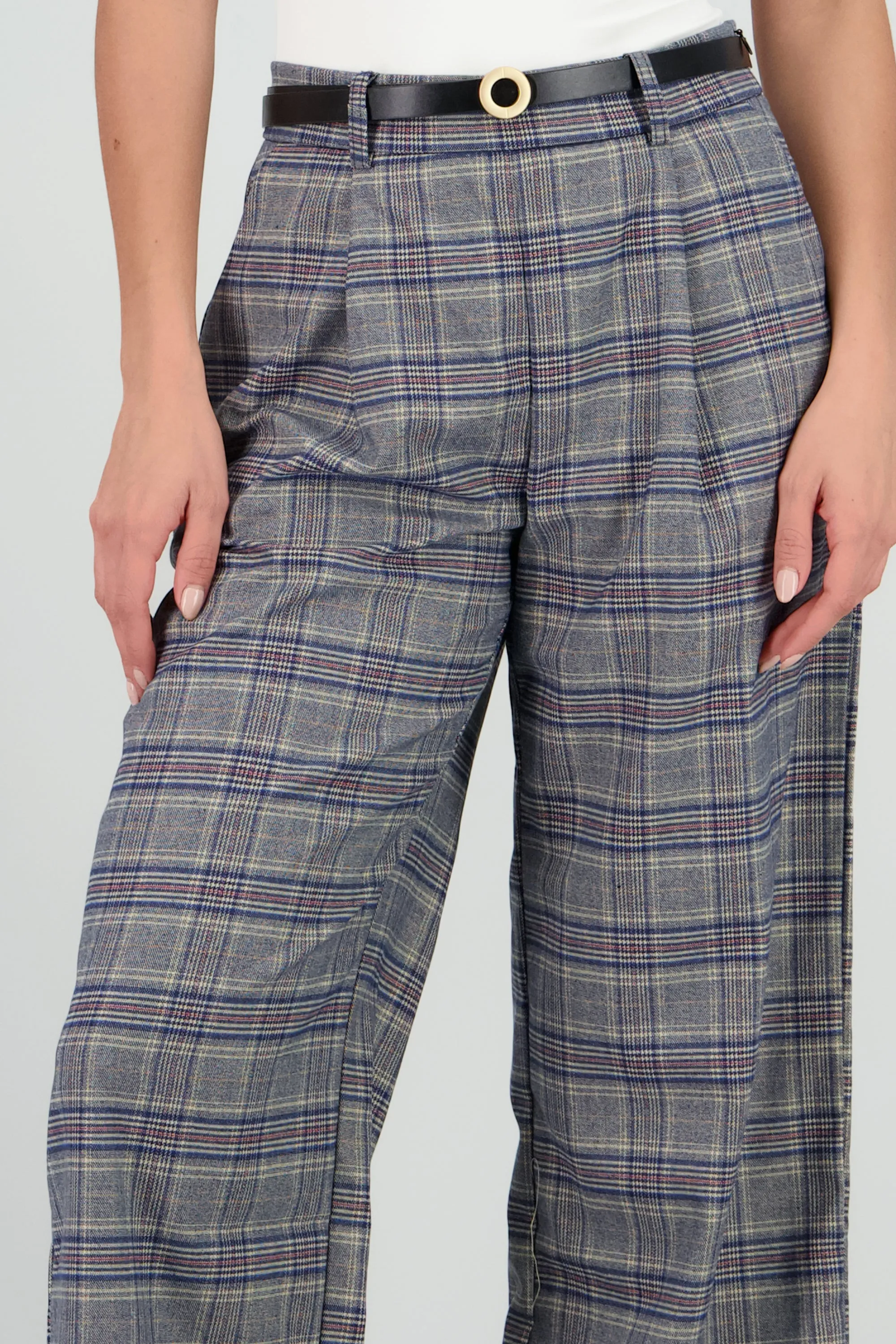 Pantalon recto cuadros detalle pinzas sold by Shasa product image thumbnail 5