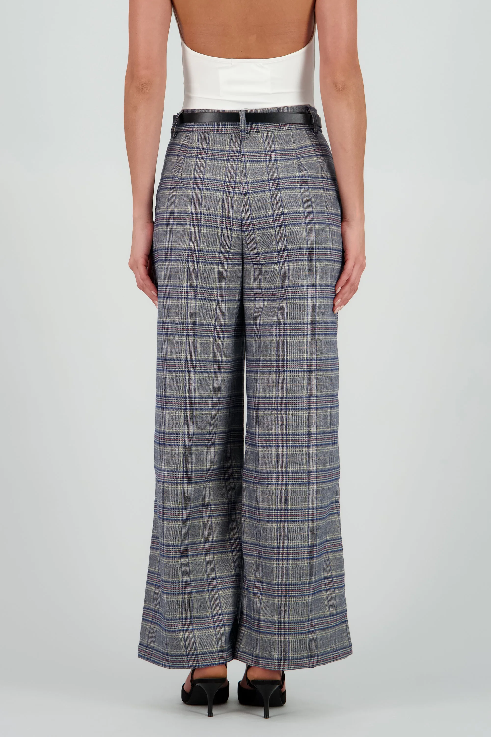 Pantalon recto cuadros detalle pinzas sold by Shasa product image thumbnail 4