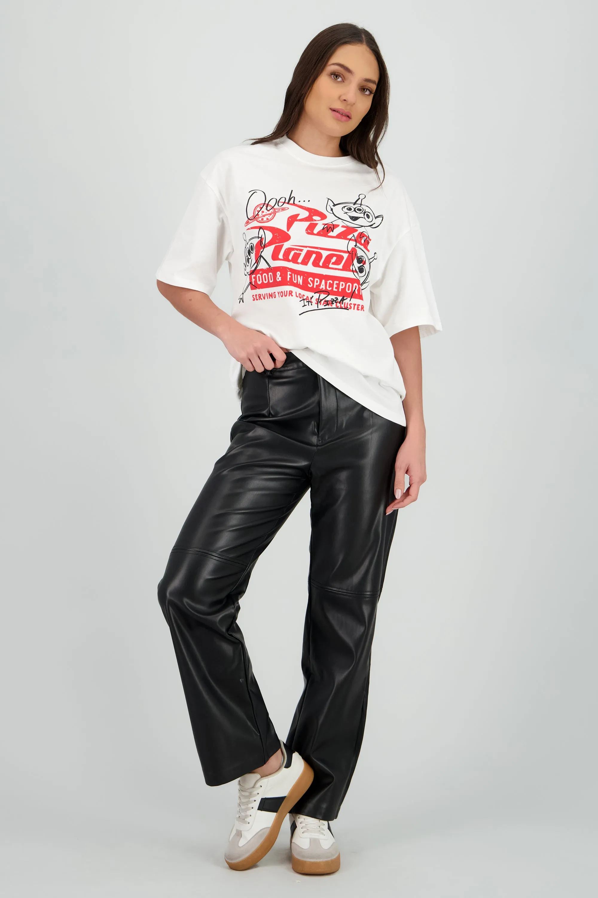 Playera dubijo pizza planeta sold by Shasa