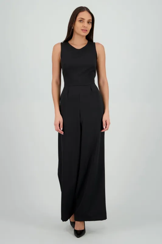 Jumpsuit liso detalle escote espalda sold by Shasa