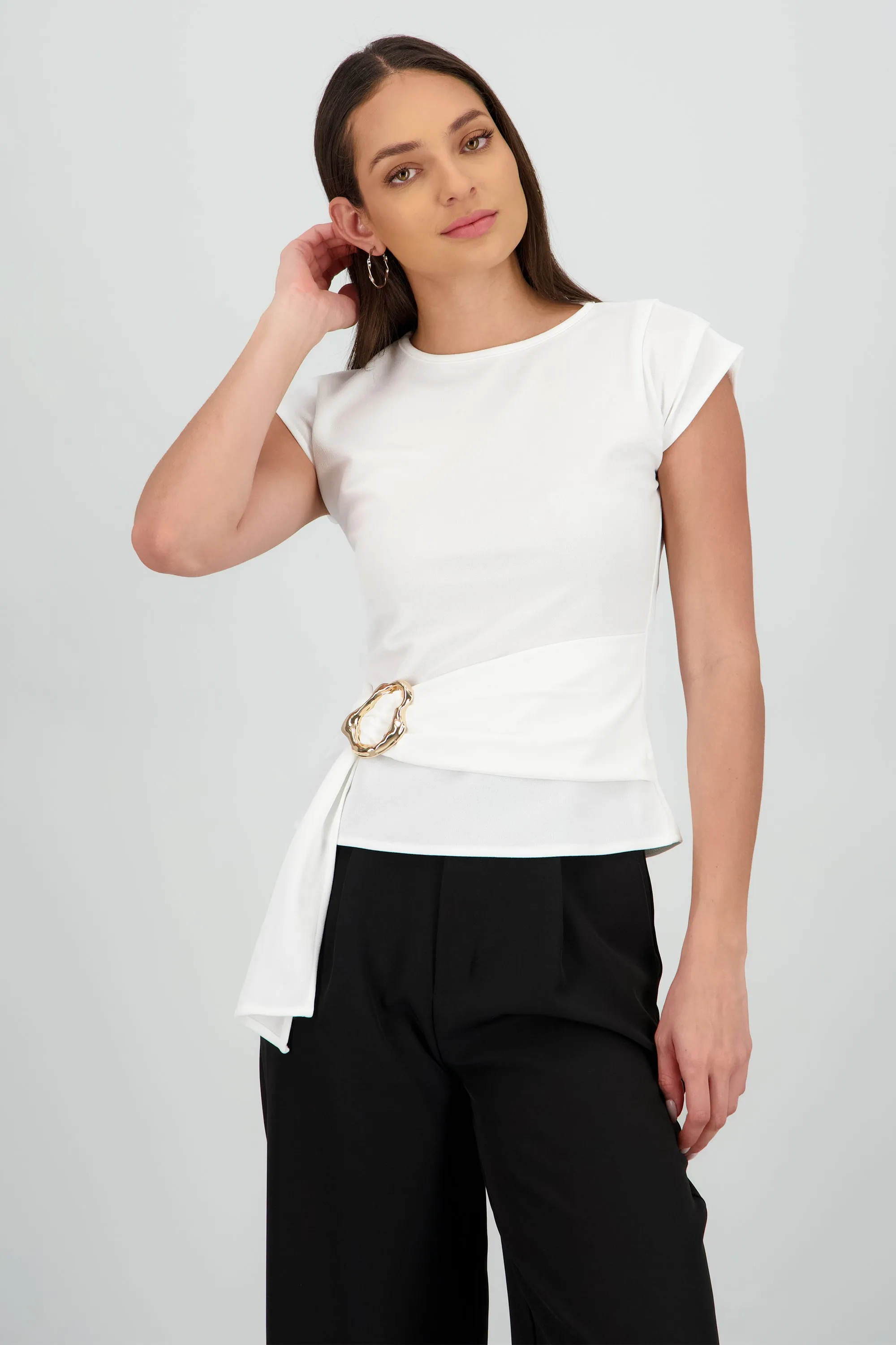 Blusa amarre lado sold by Shasa product image thumbnail 2