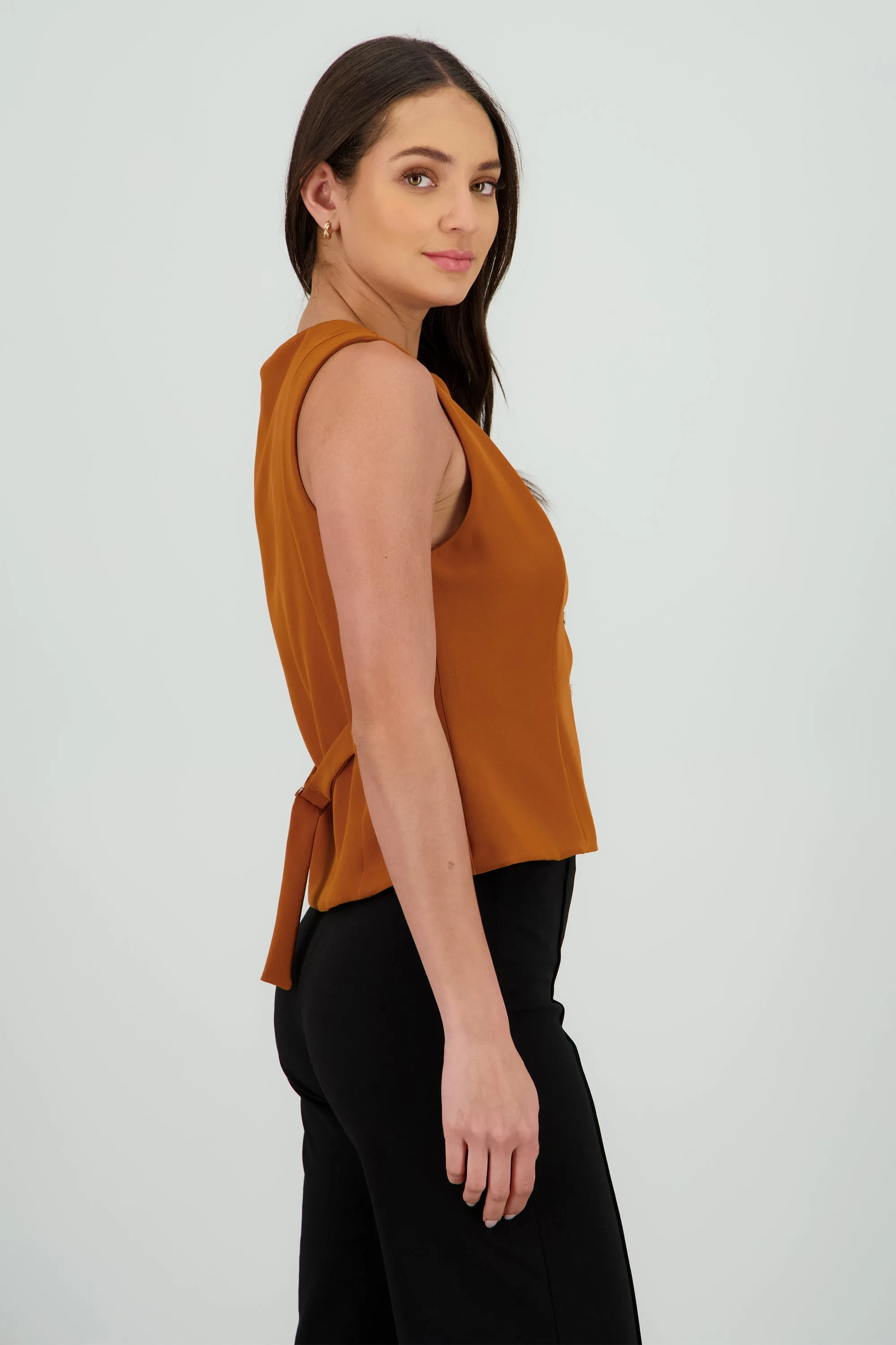 Chaleco cuello redondo det botones sold by Shasa product image thumbnail 3