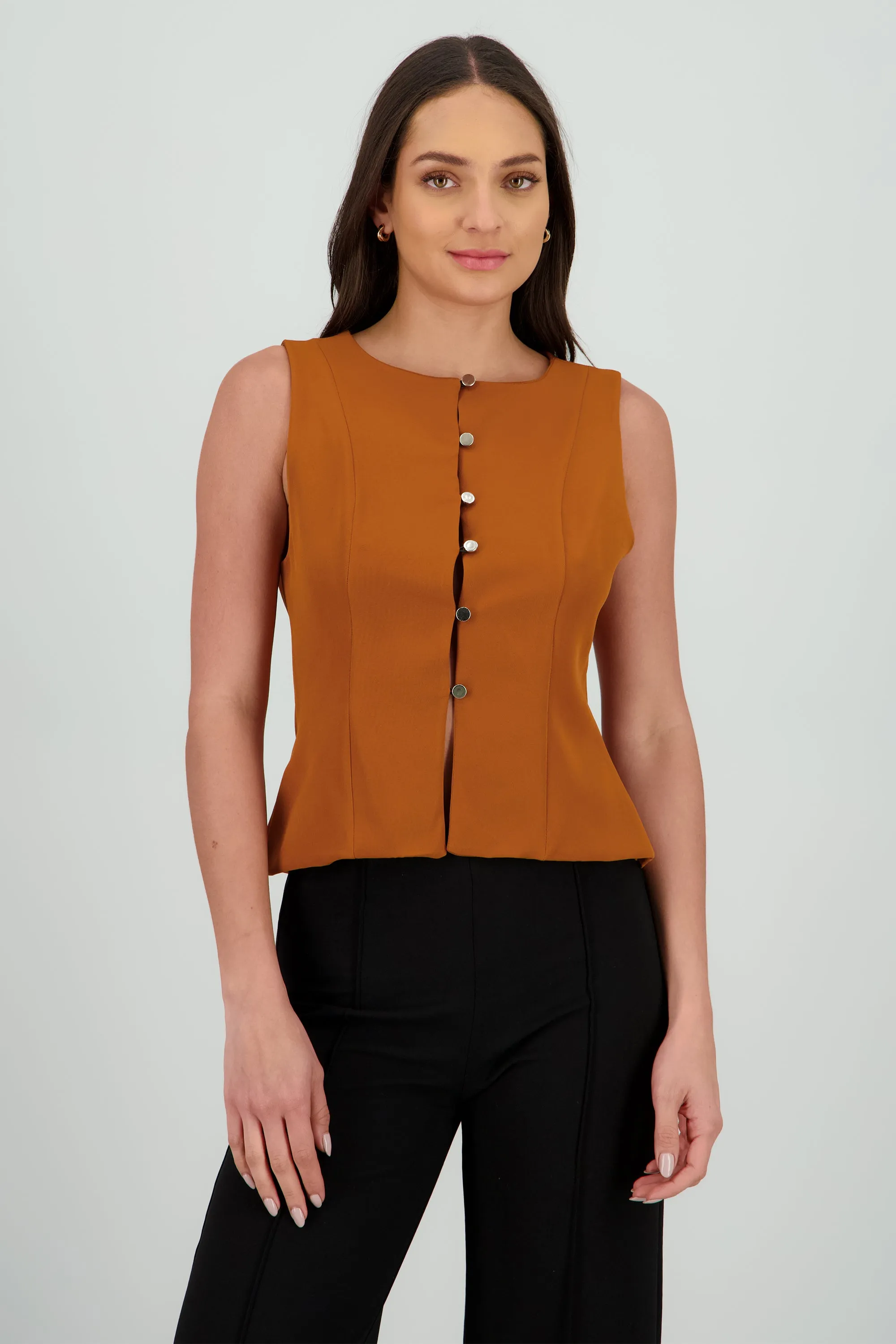 Chaleco cuello redondo det botones sold by Shasa product image thumbnail 2