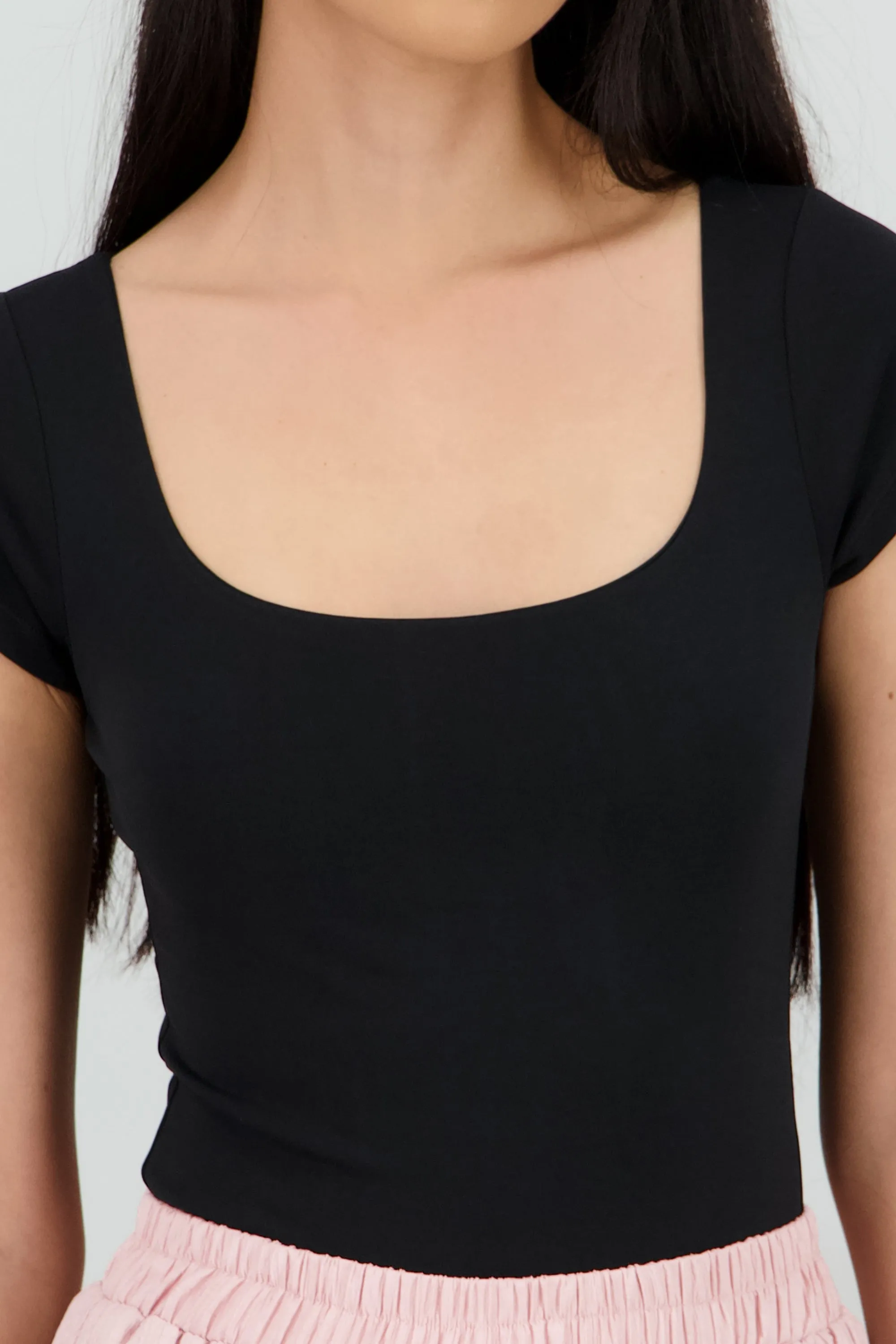 Body manca corta escote cuadrado sold by Shasa product image thumbnail 5