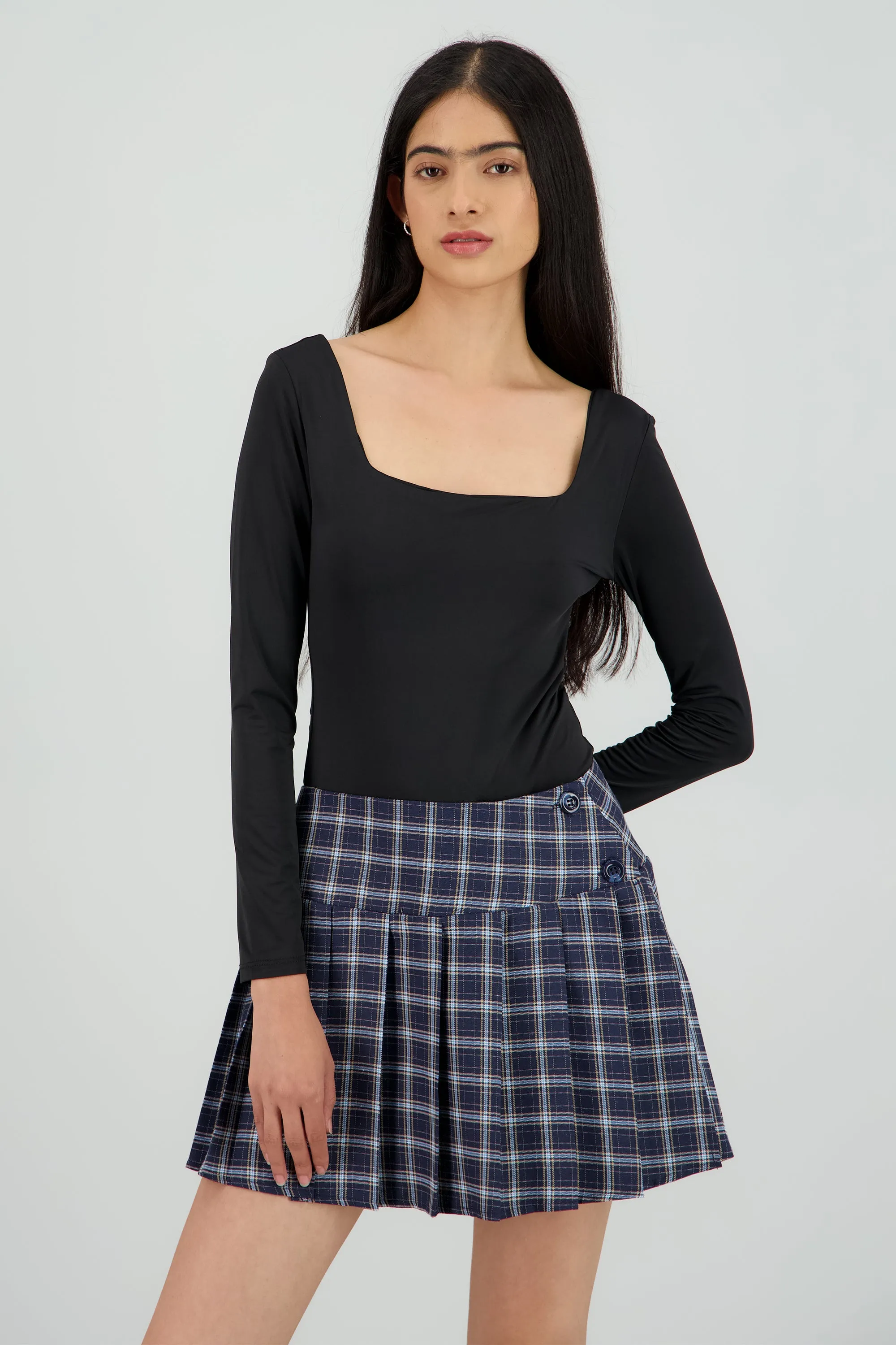 Bodysuit liso manga larga cuello cuadrado sold by Shasa