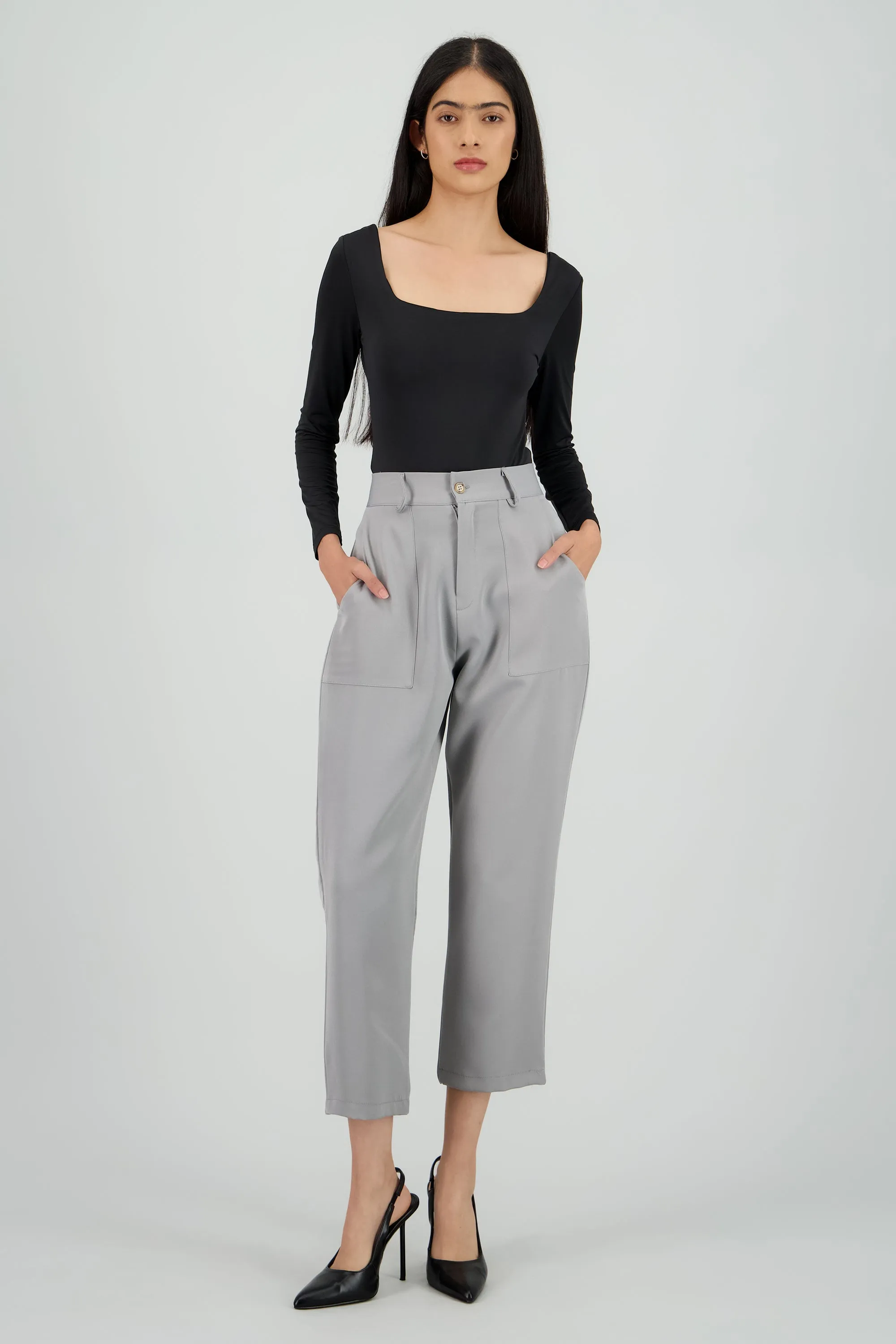 Pantalón Cintura Alta Capri Bolsas sold by Shasa