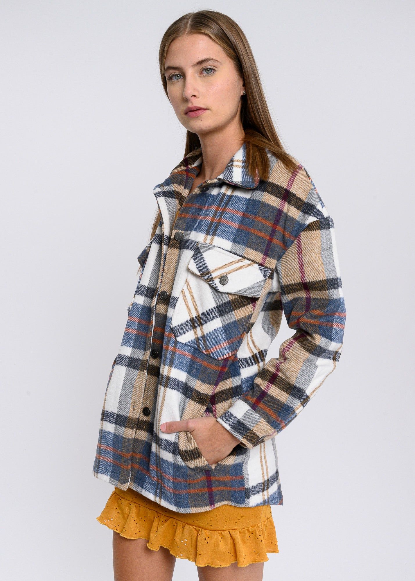 Sobrecamisa larga hombros caídos cuadros sold by Shasa