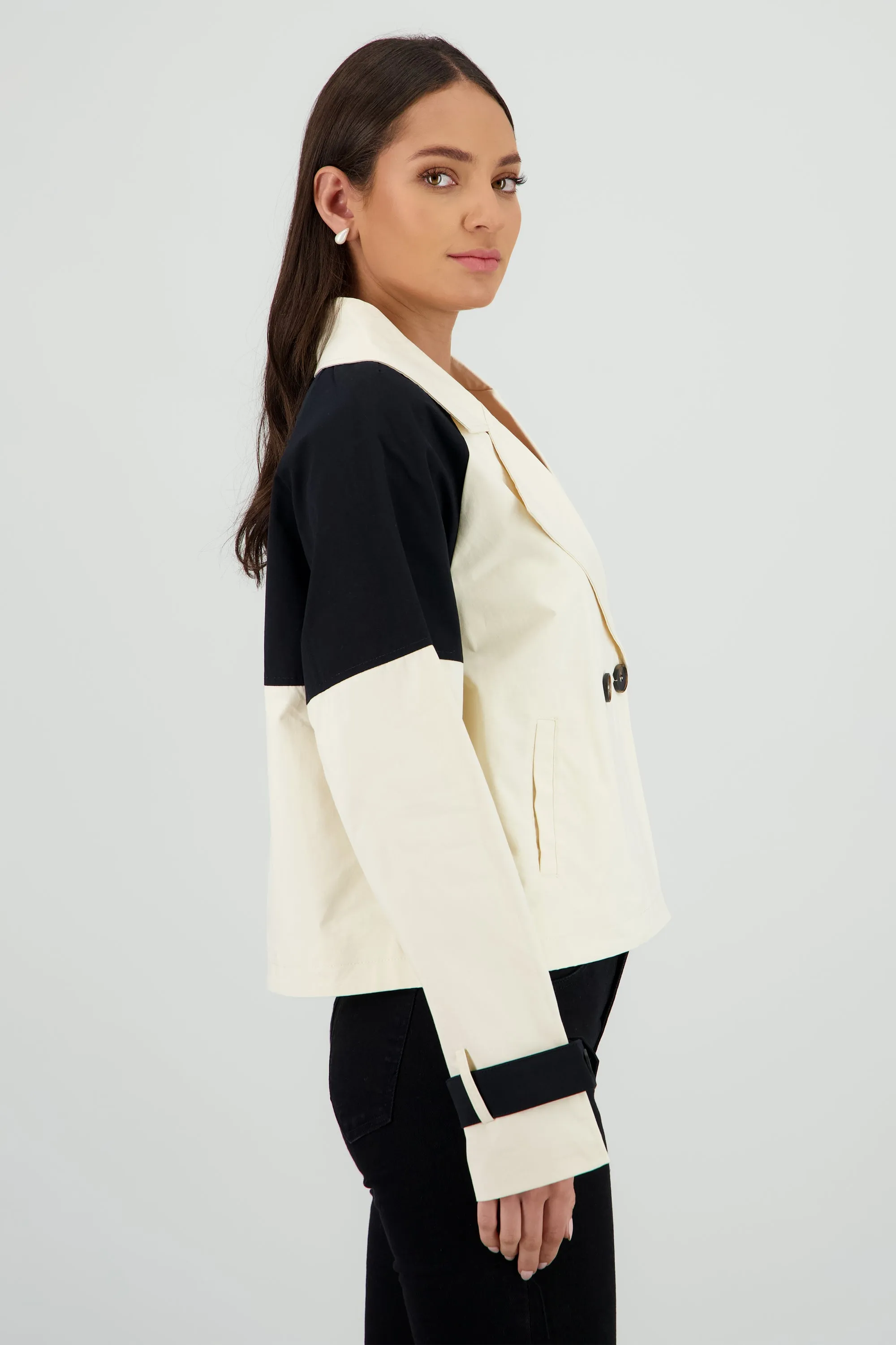 Gabardina crop detalle contraste mangas sold by Shasa product image thumbnail 3