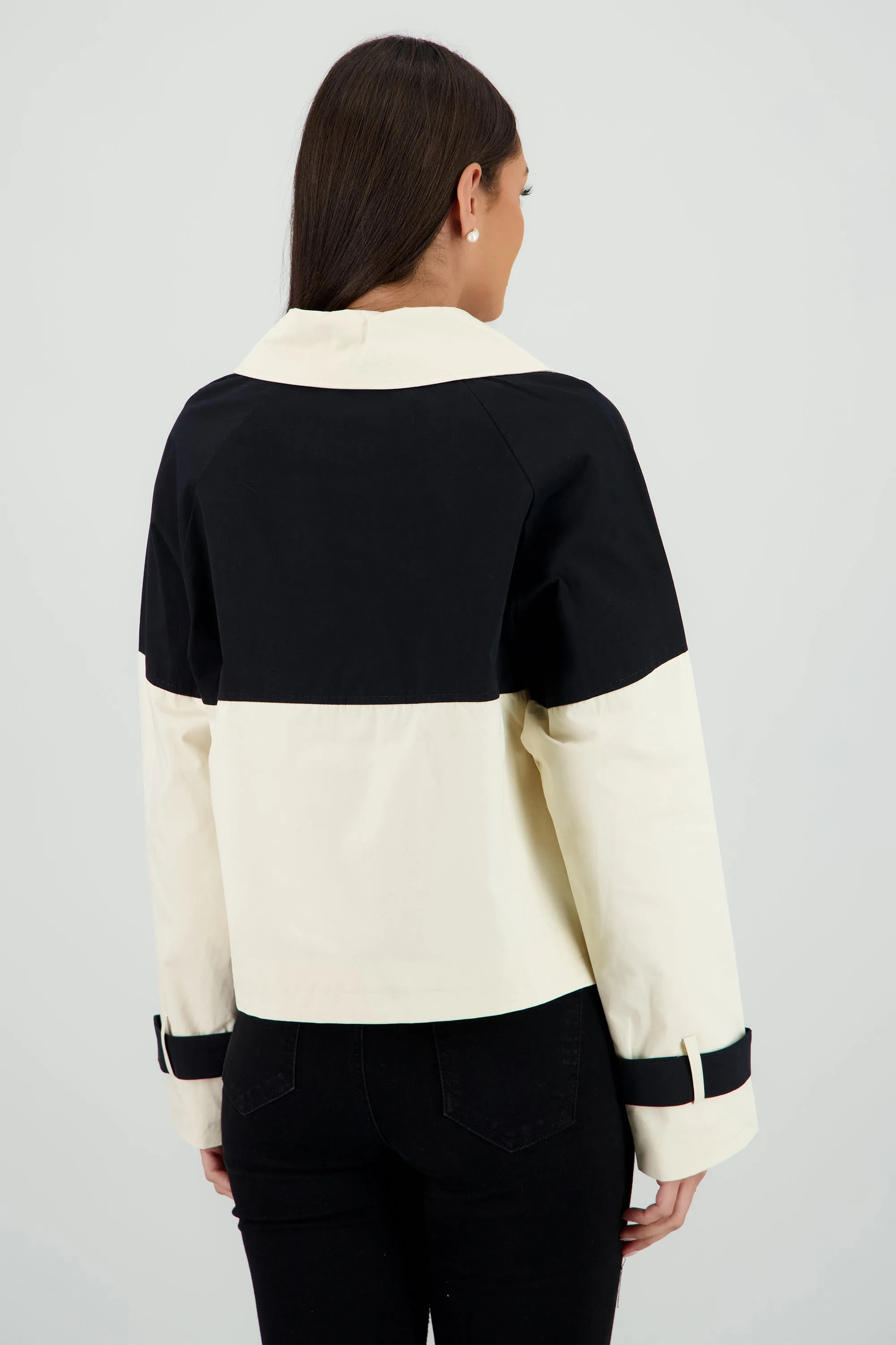 Gabardina crop detalle contraste mangas sold by Shasa product image thumbnail 4