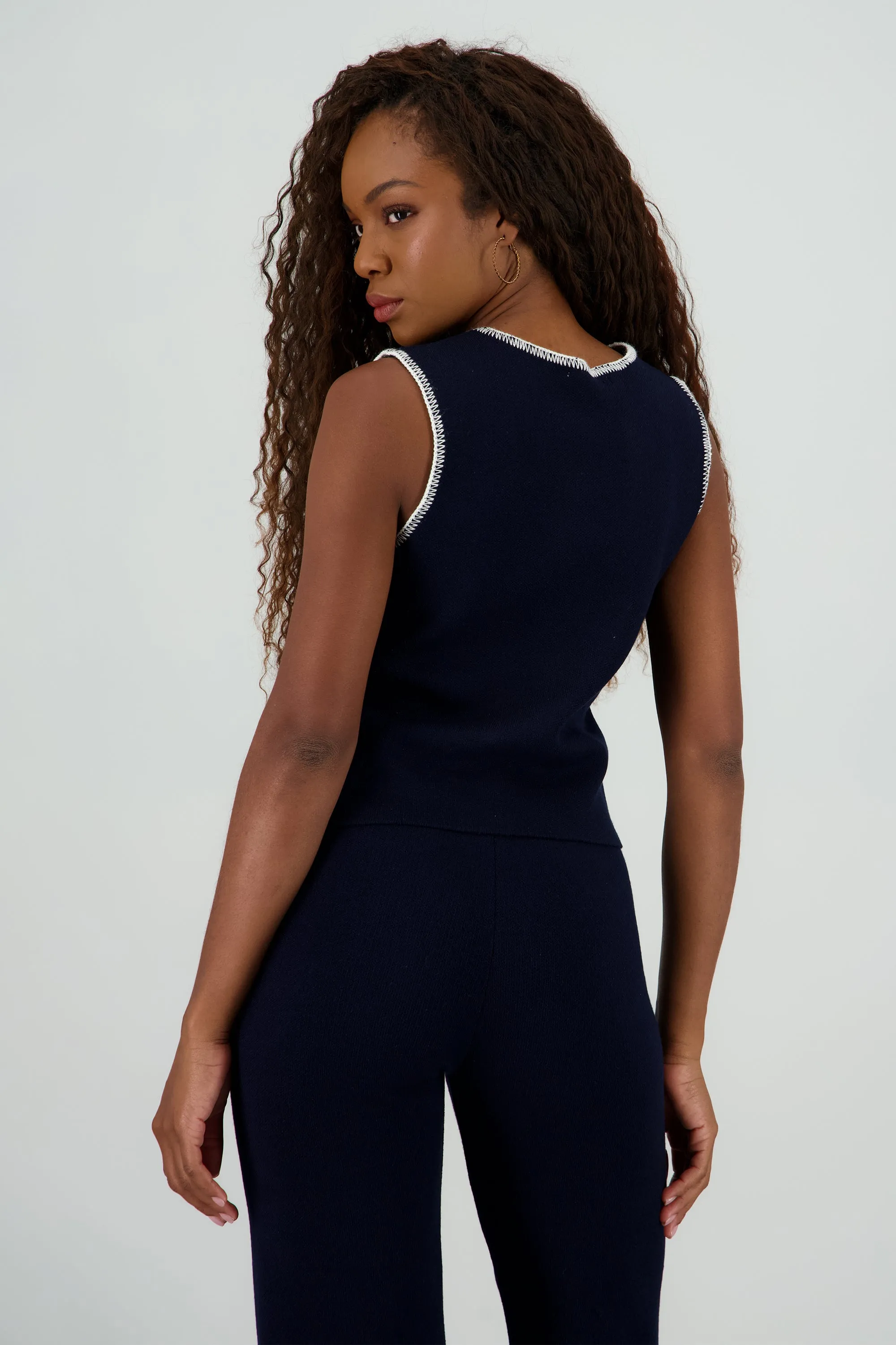 Chaleco detalle contorno sold by Shasa product image thumbnail 4