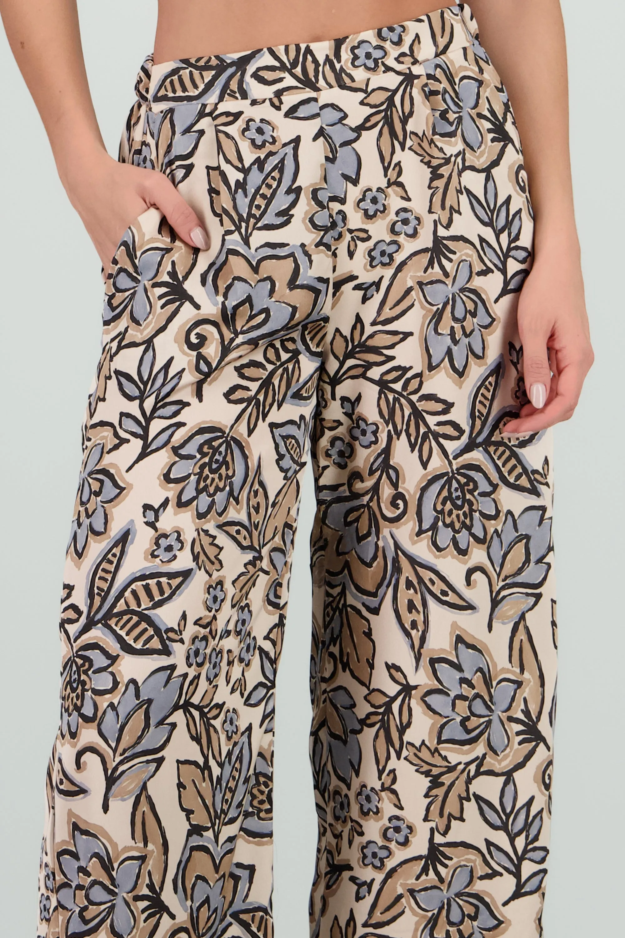 Pnatalon fluido satinado detalle pinzas sold by Shasa product image thumbnail 5