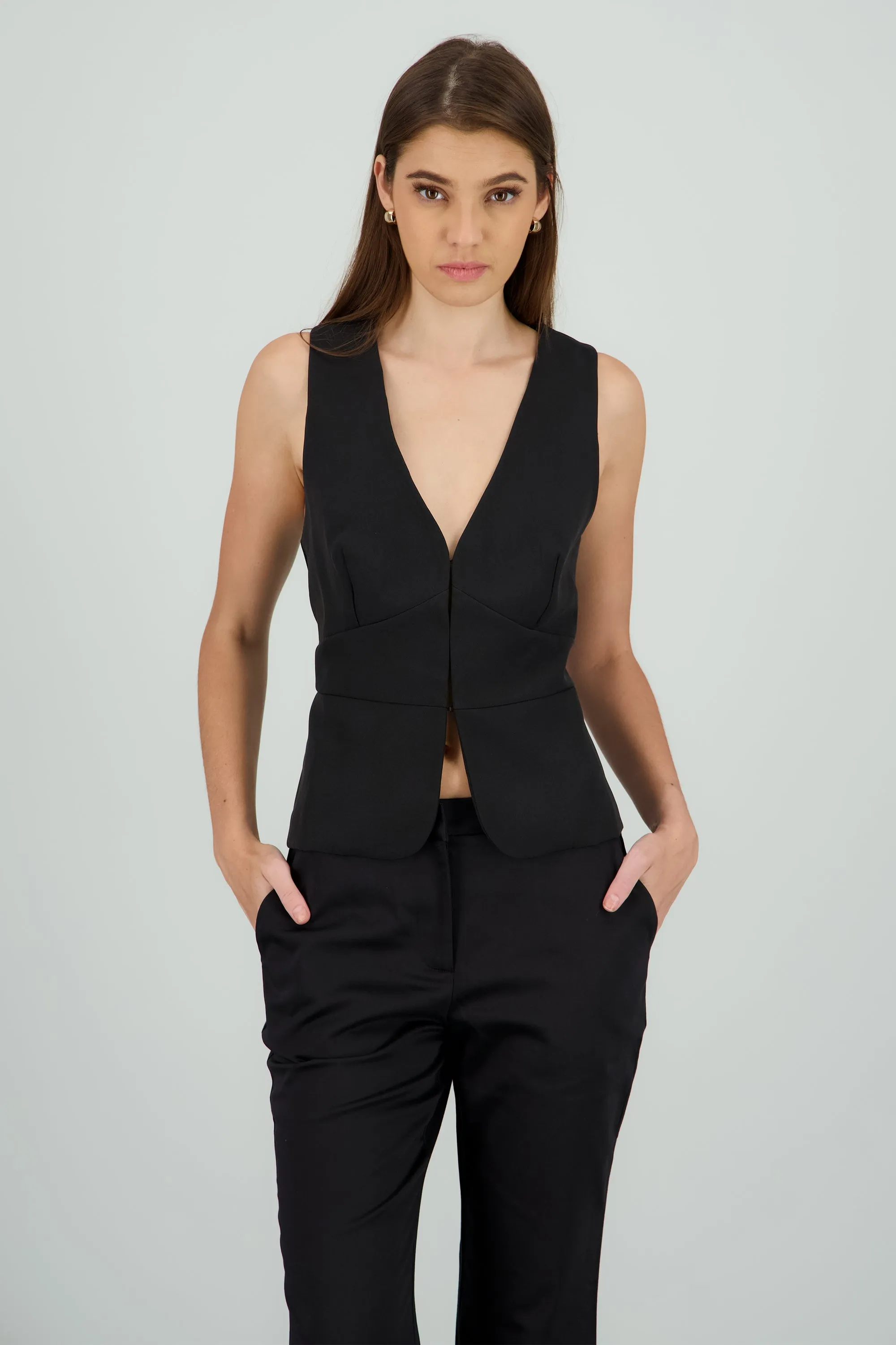 Top detalle broches frente escote en v sold by Shasa product image thumbnail 2