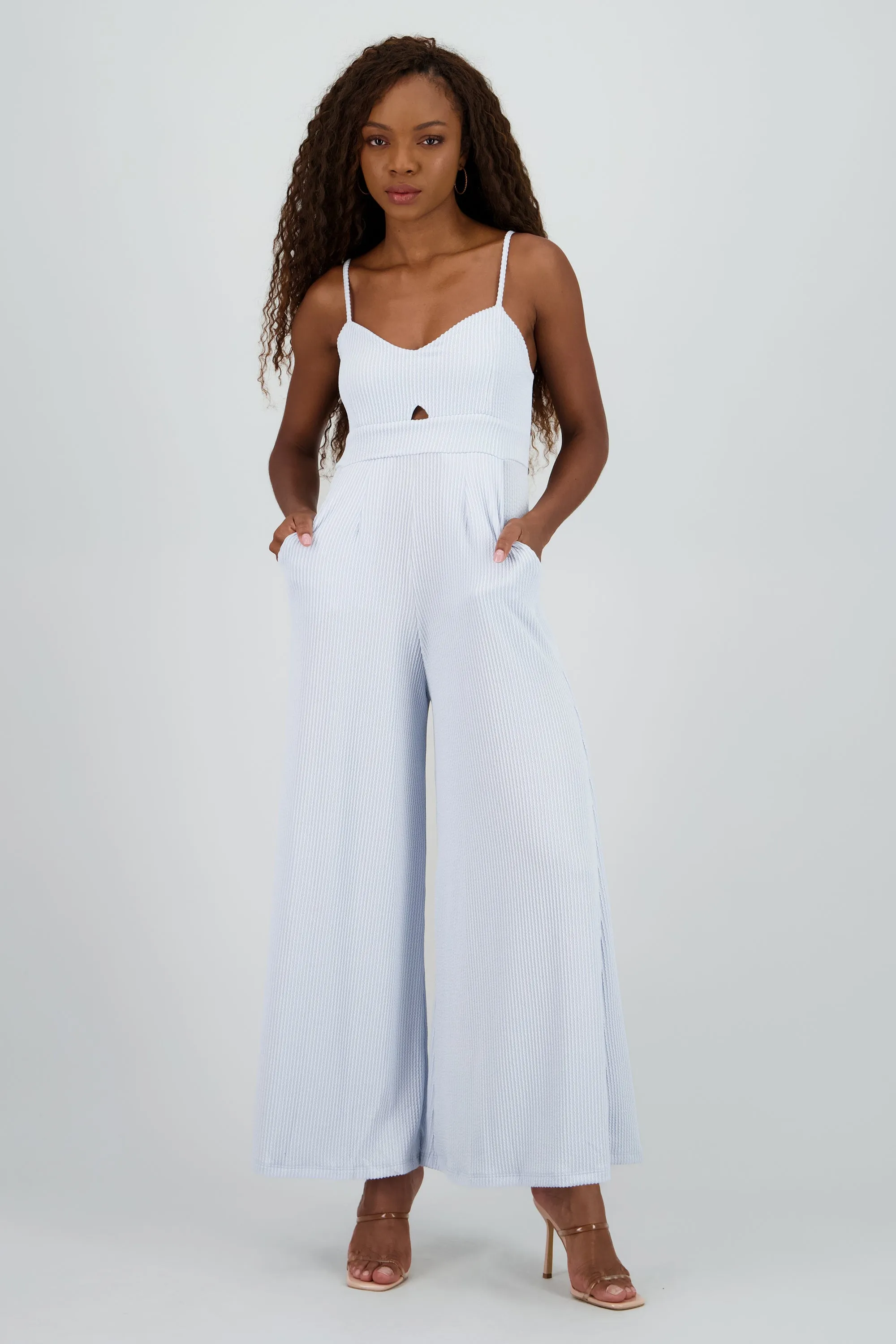 Jumpsuit tirantes detalle textura sold by Shasa