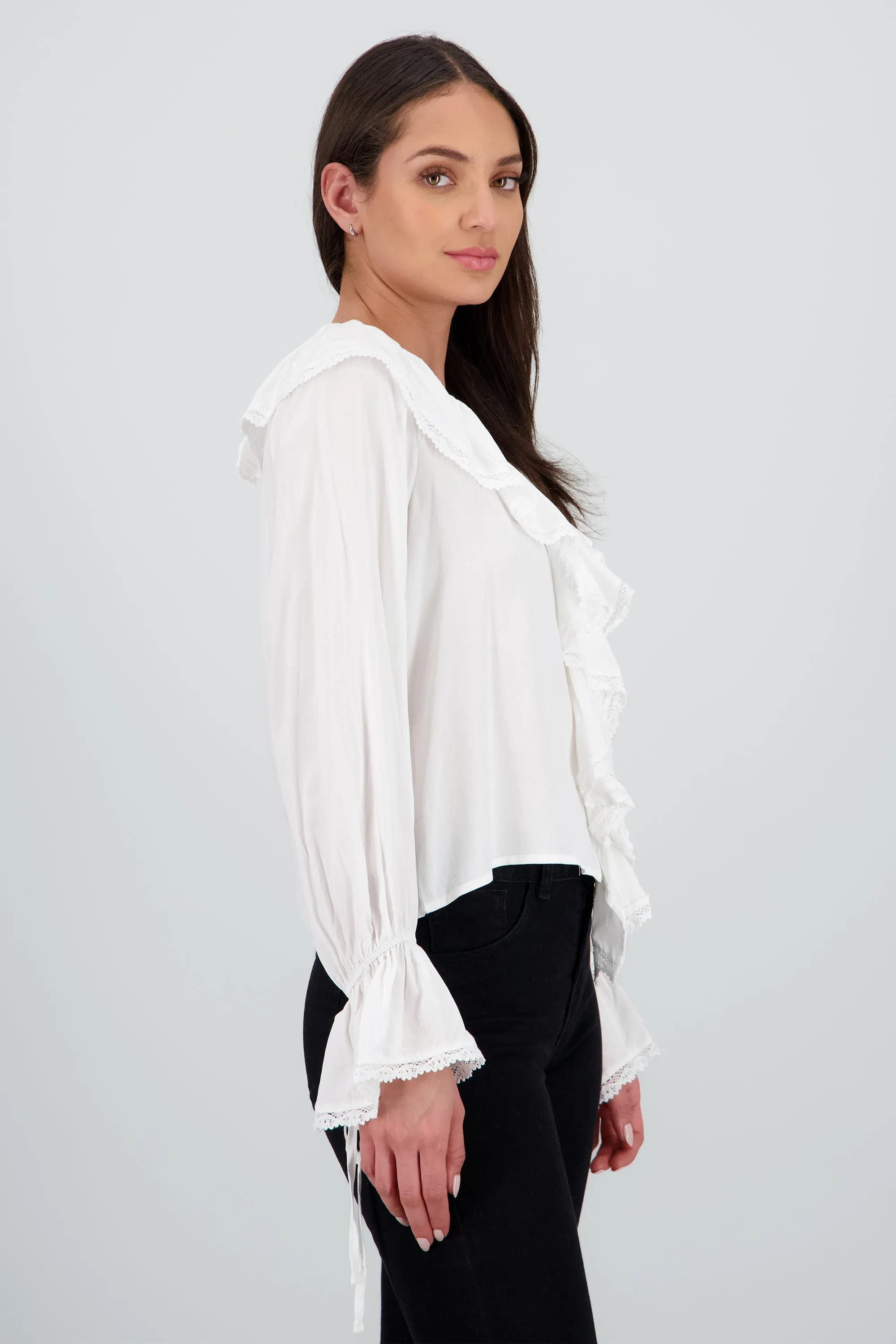 Blusa lisa olanes detalle encaje sold by Shasa product image thumbnail 3