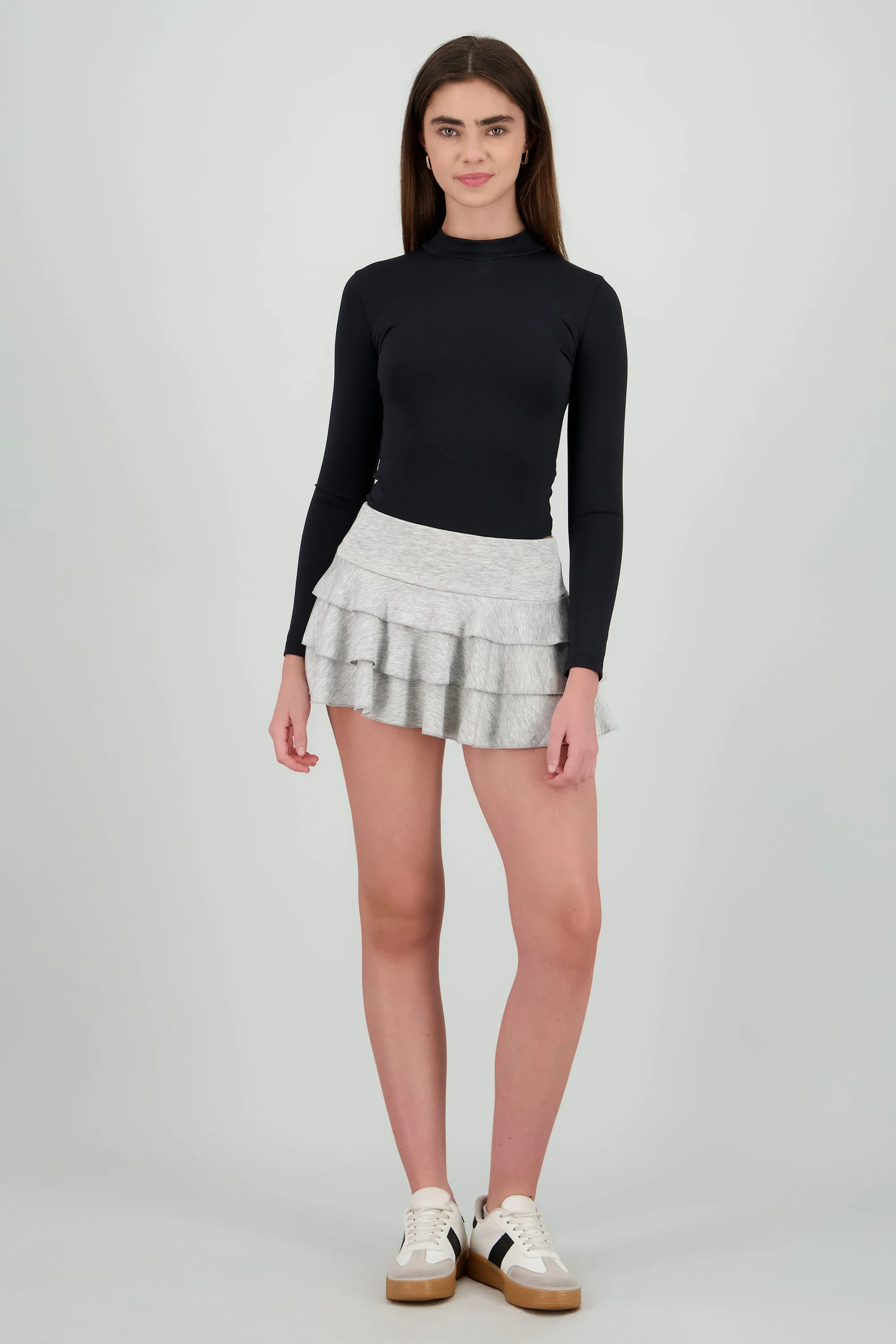 Falda short tres olanes sold by Shasa